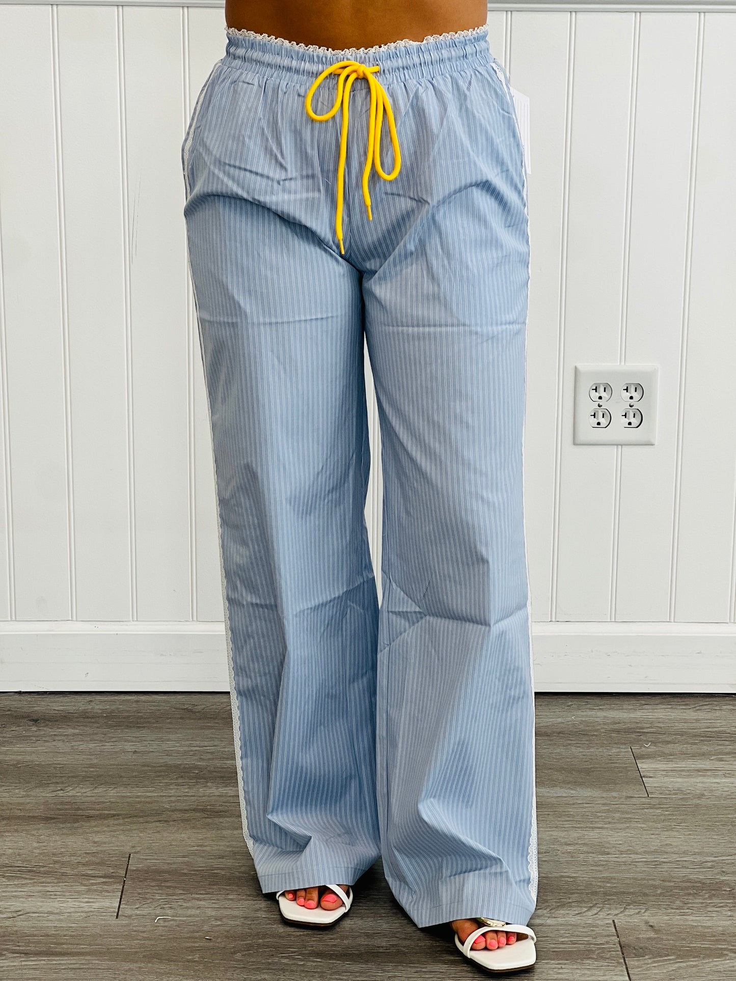 Striped Lace Trim Boxer Pants (Reg.)-2 Colors