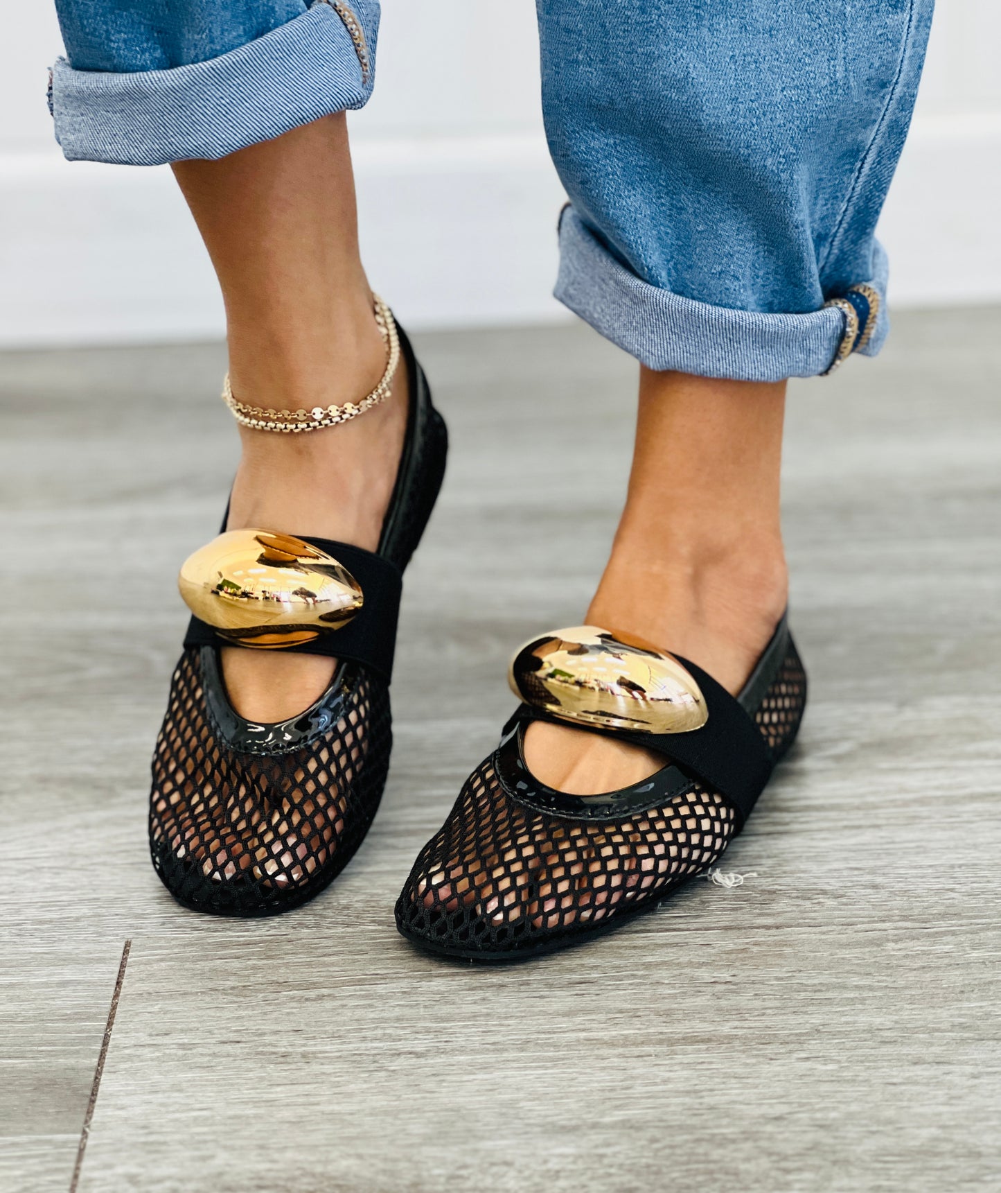 Black Mesh Effortless Style Flats