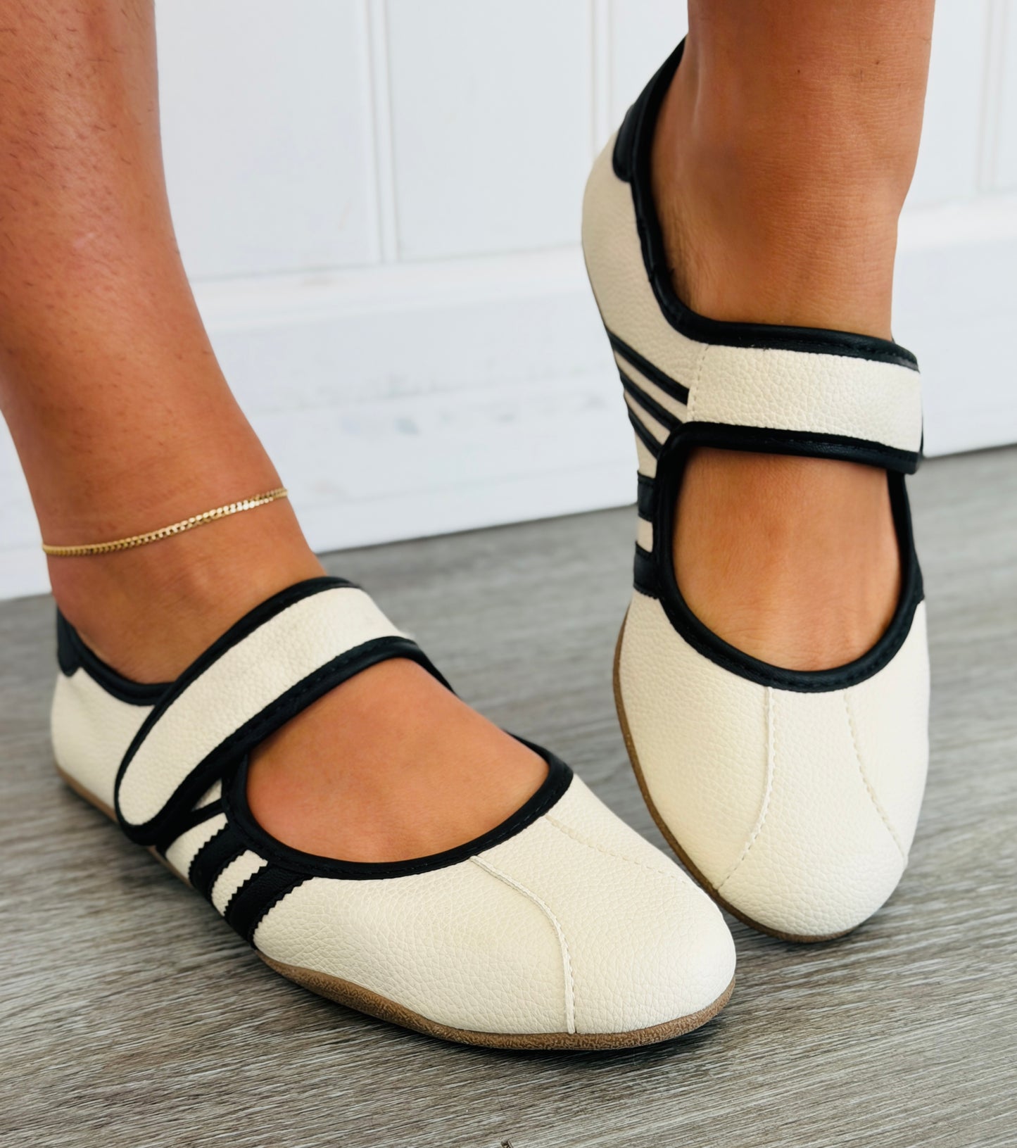 ShuShop Black & Off White Easy Does It Sneakers