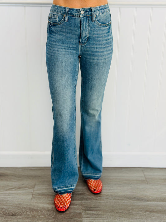 Judy Blue Pull Me Closer Tummy Control Jeans (Reg. and Plus)