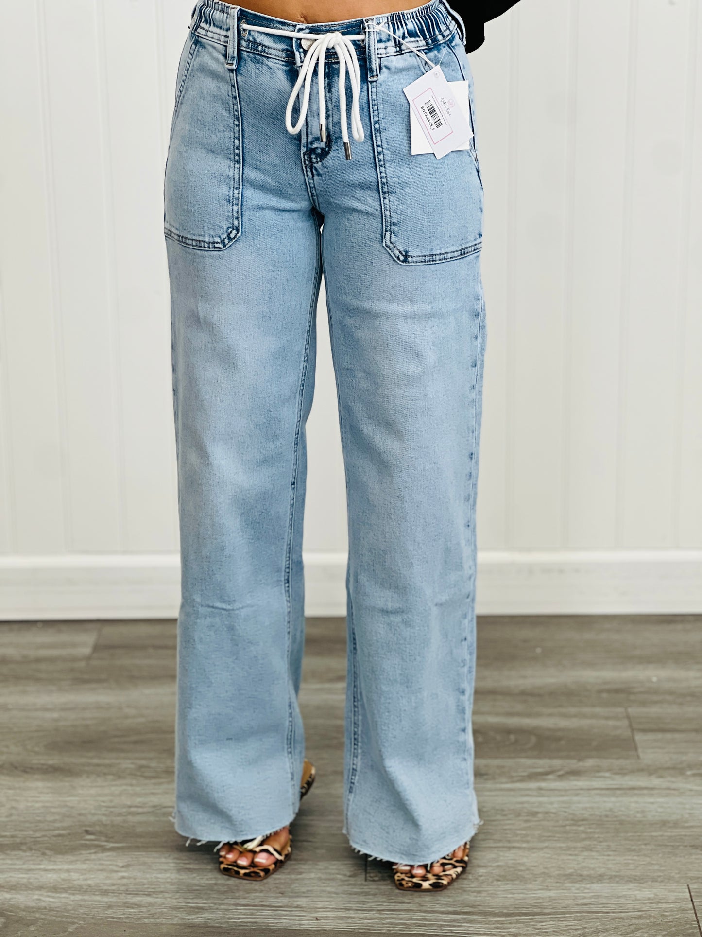 Clearly High Rise Drawstring Waistband Wide Leg Jeans (Reg.)