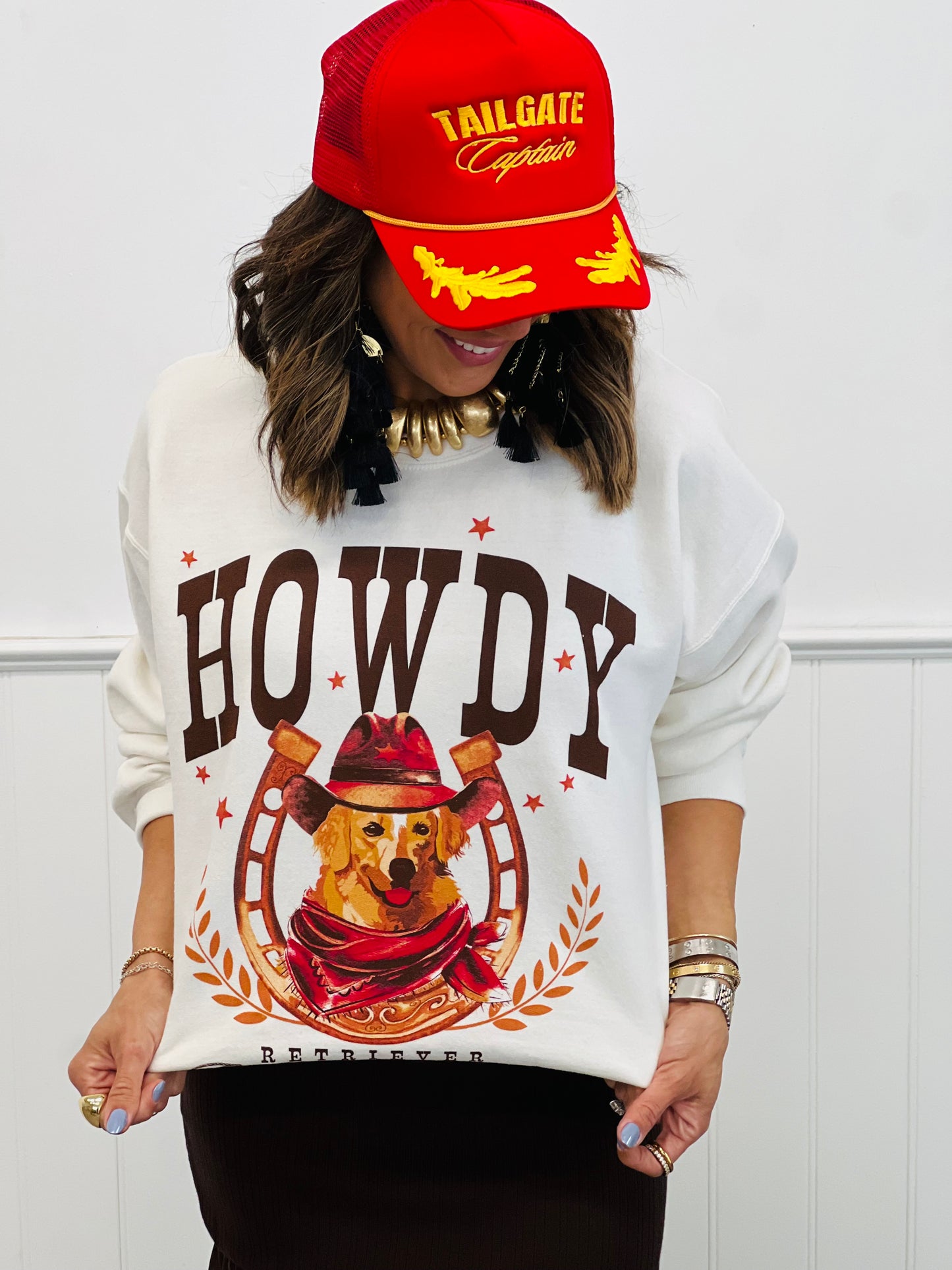 Cream Howdy Retriever Graphic Sweatshirt (Reg.)