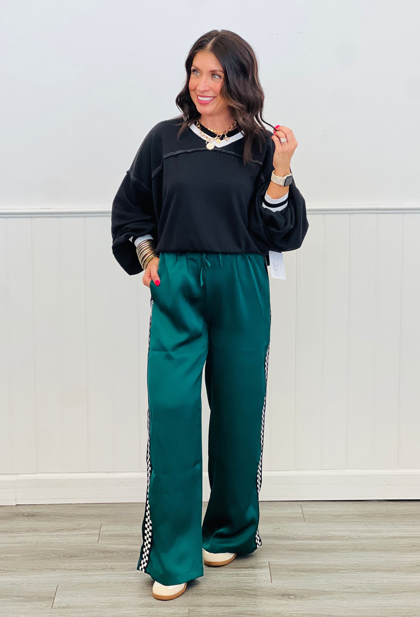 Black/White V-Neck LS Top & Short Set (Reg. and Plus)
