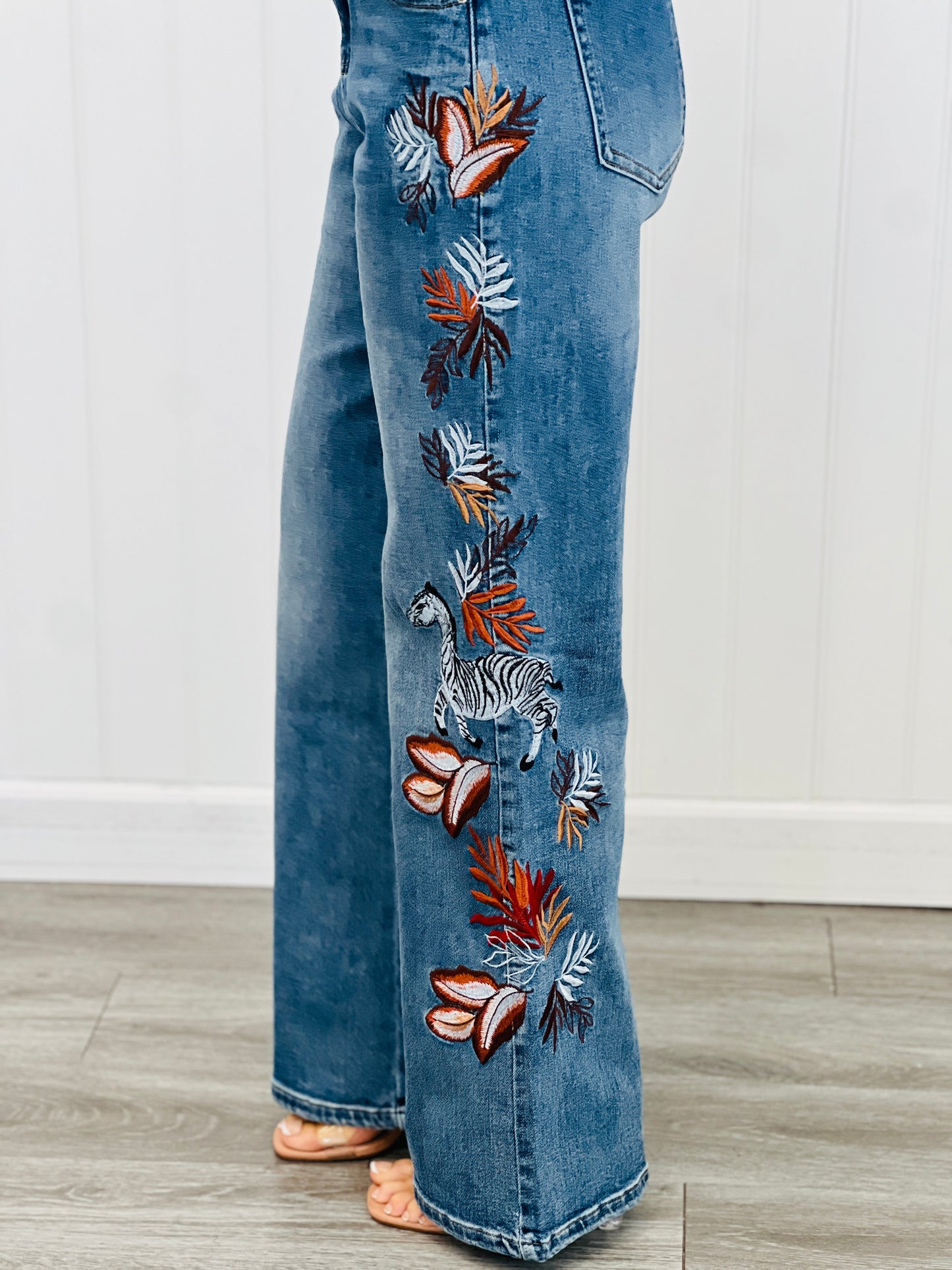 Savannah Sunset Embroidered Denim Pants (Reg.)