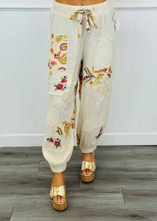 POL Natural Crochet Print Patch Joggers (Reg.)
