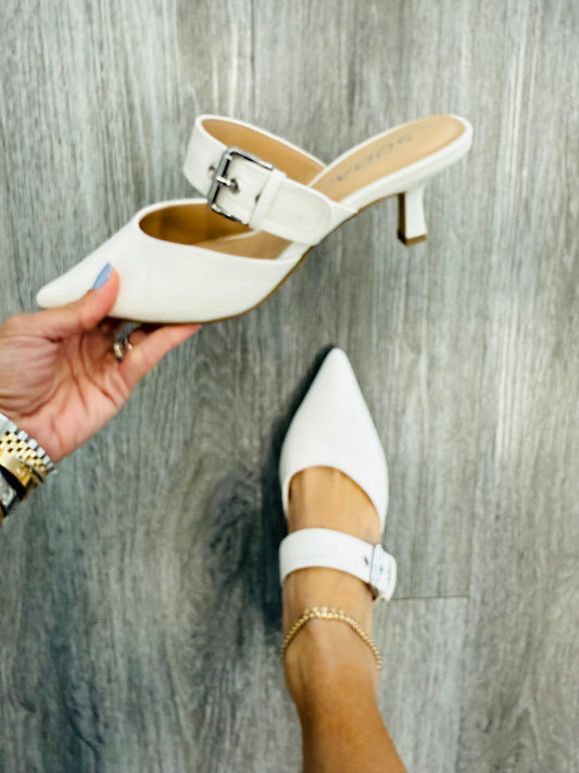 White Always A Classic Kitten Heel
