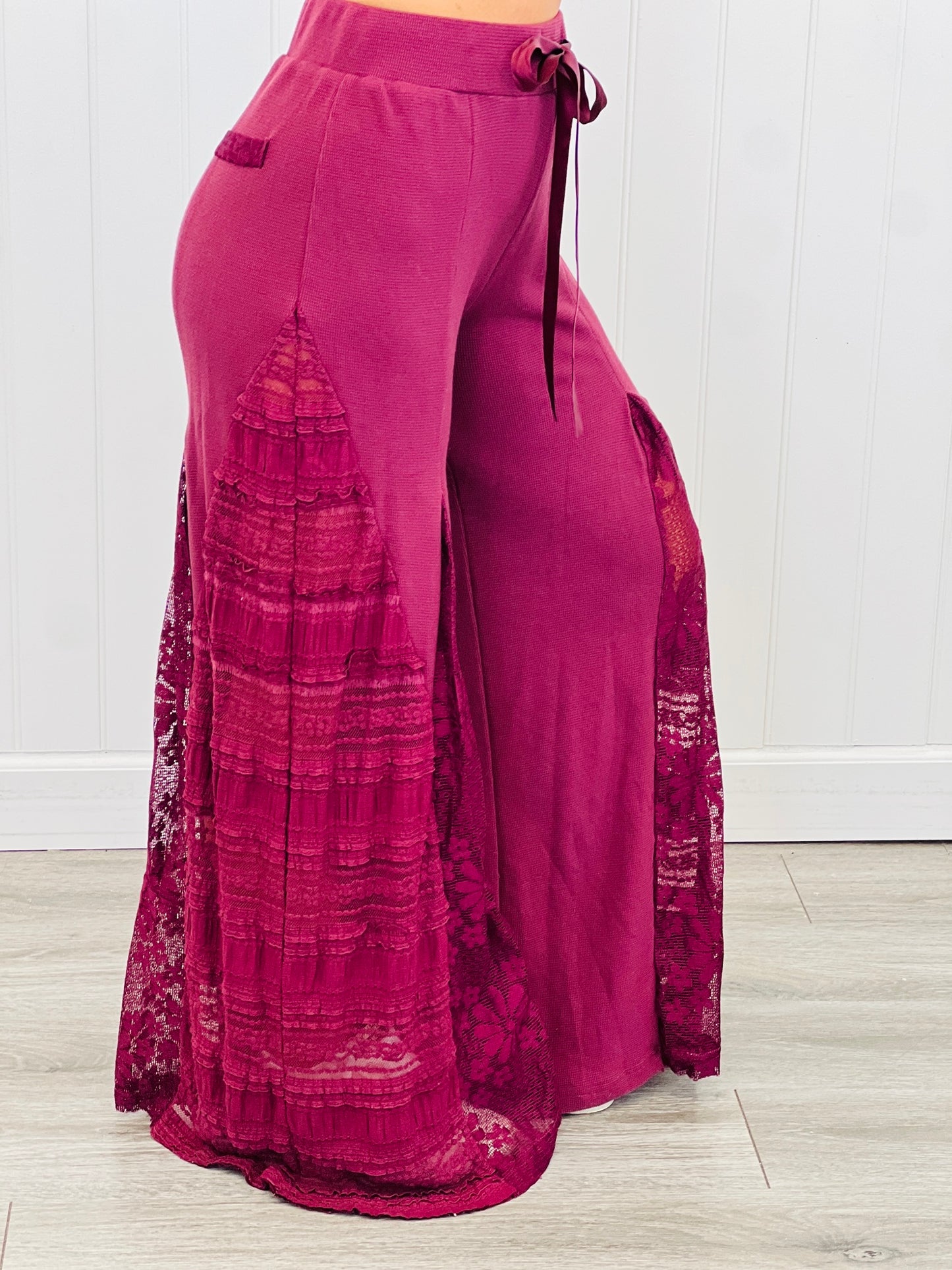 POL Red Bean Lady In Lace Wide Pants (Reg.)