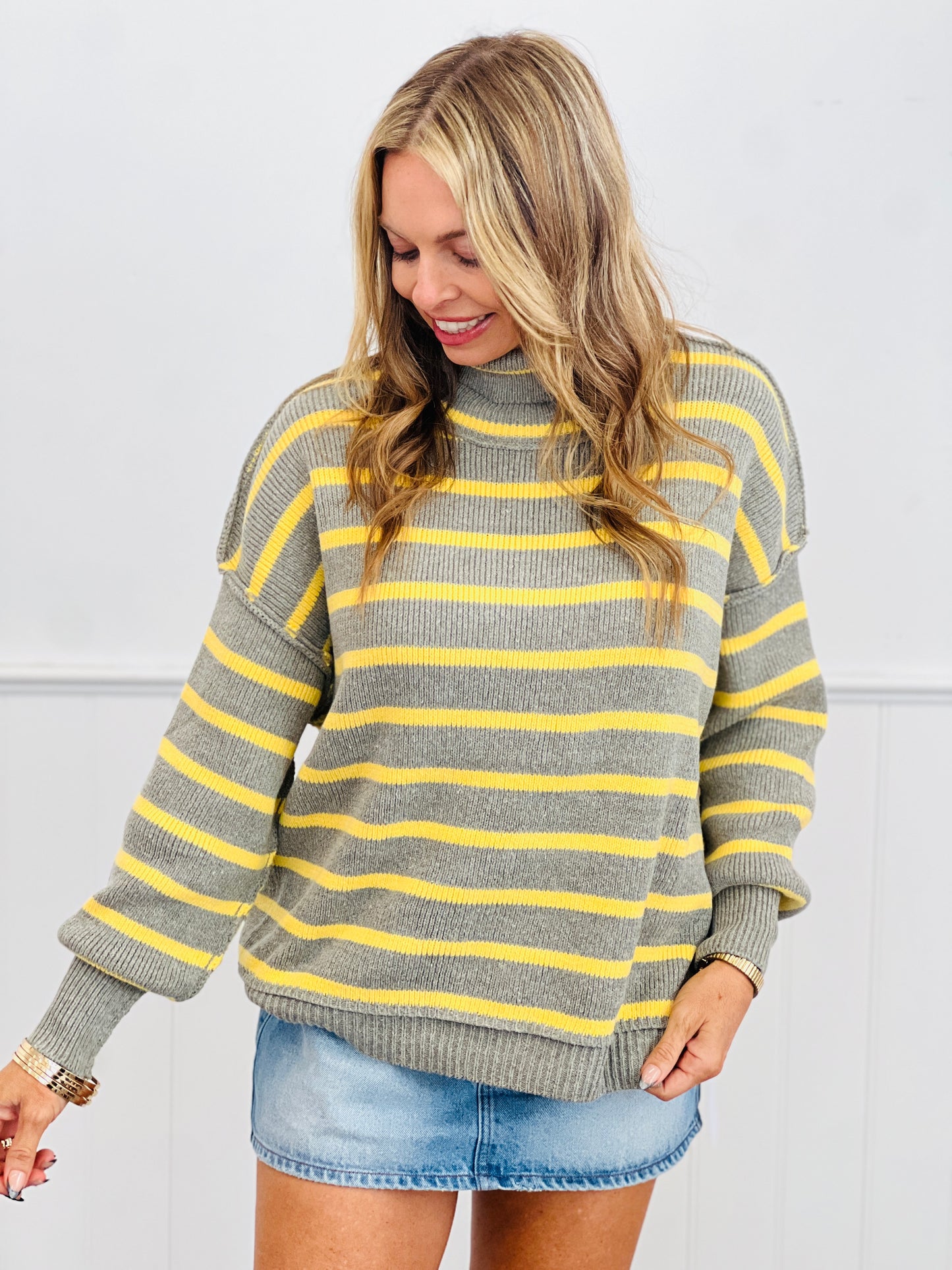 Striped Turtleneck Sweater (Reg.)-2 Colors