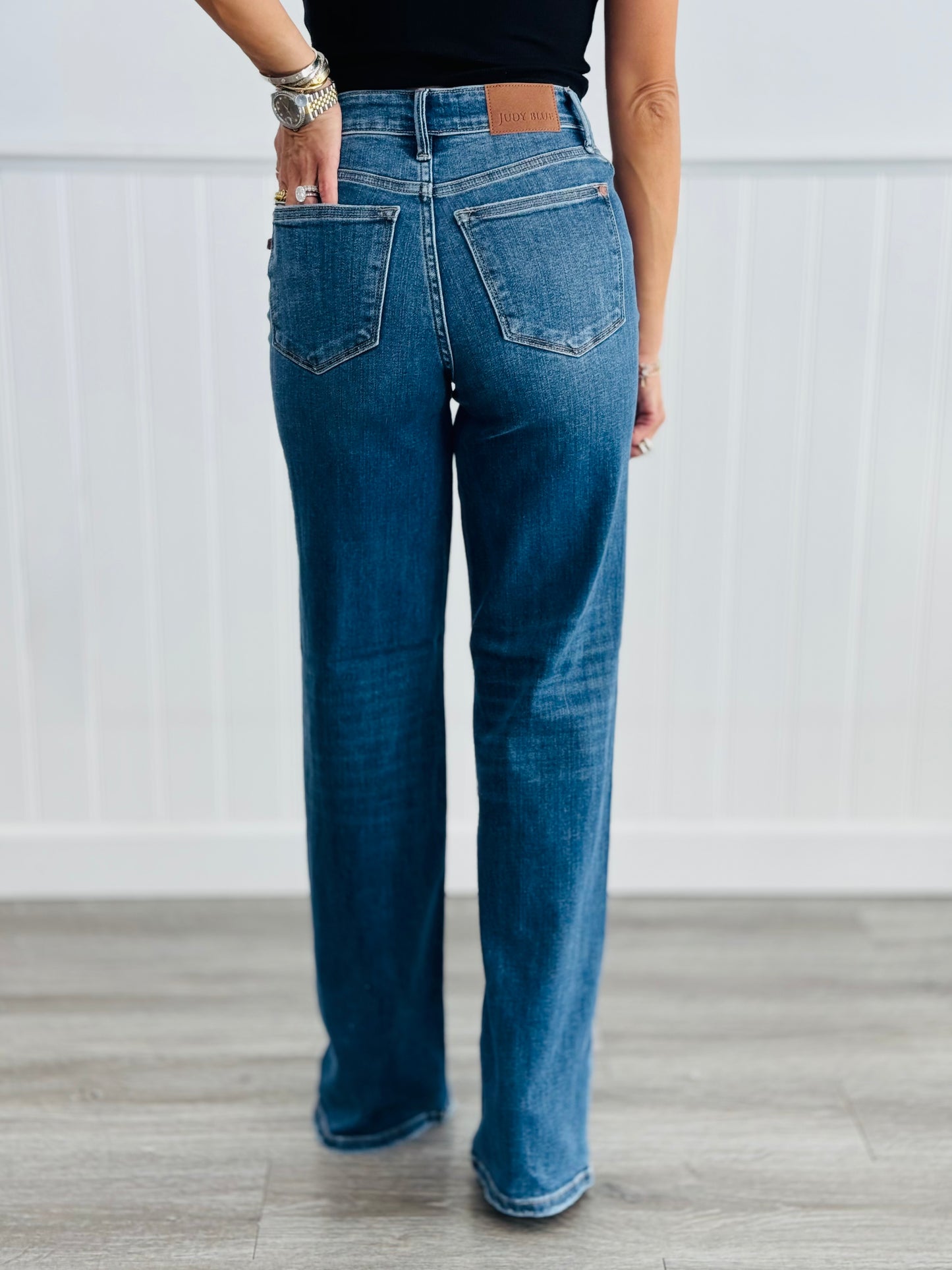 Judy Blue Very Well V-Front Straight Jeans (Reg. & Plus)