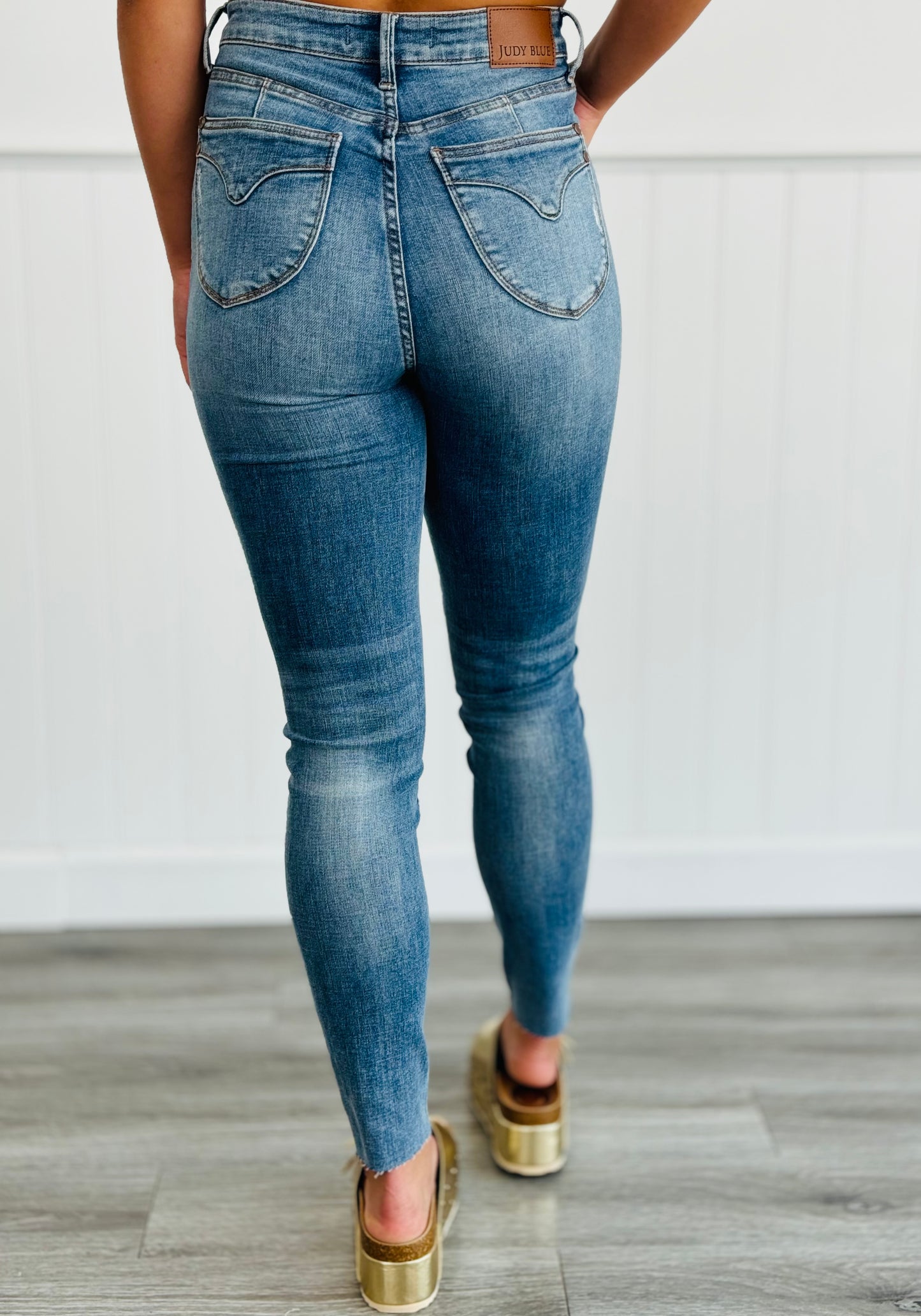 Judy Blue Vintage Vibes Tummy Control Skinny Jeans (Reg. and Plus)