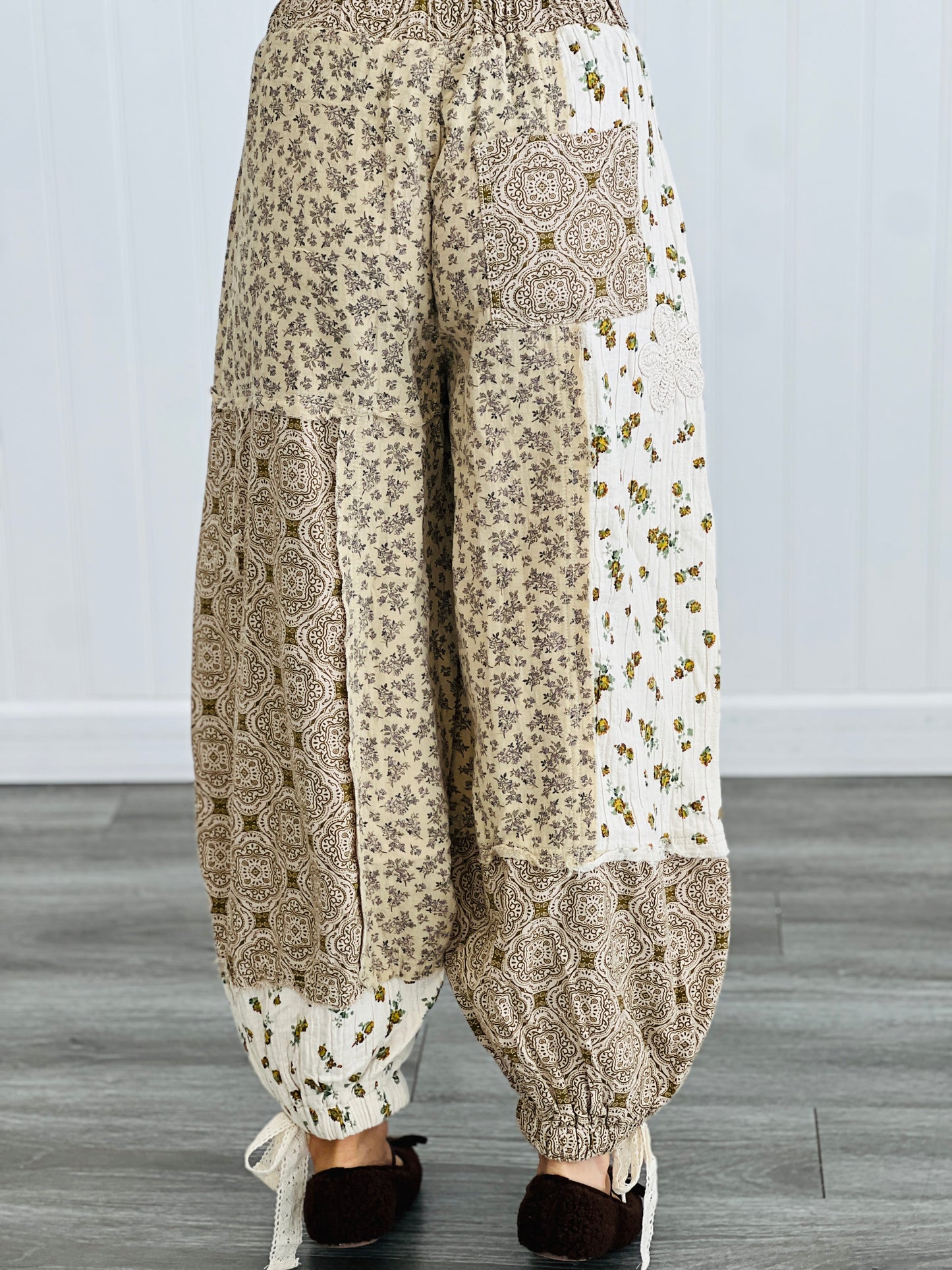 POL Sand Multi Floral Patchwork Pants (Reg.)