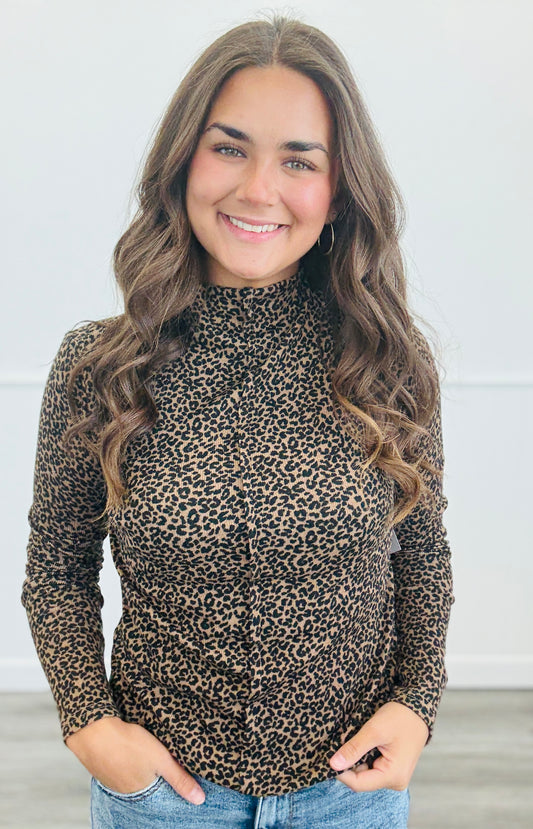 Mocha Leopard Center Seam Pullover Top (Reg.)