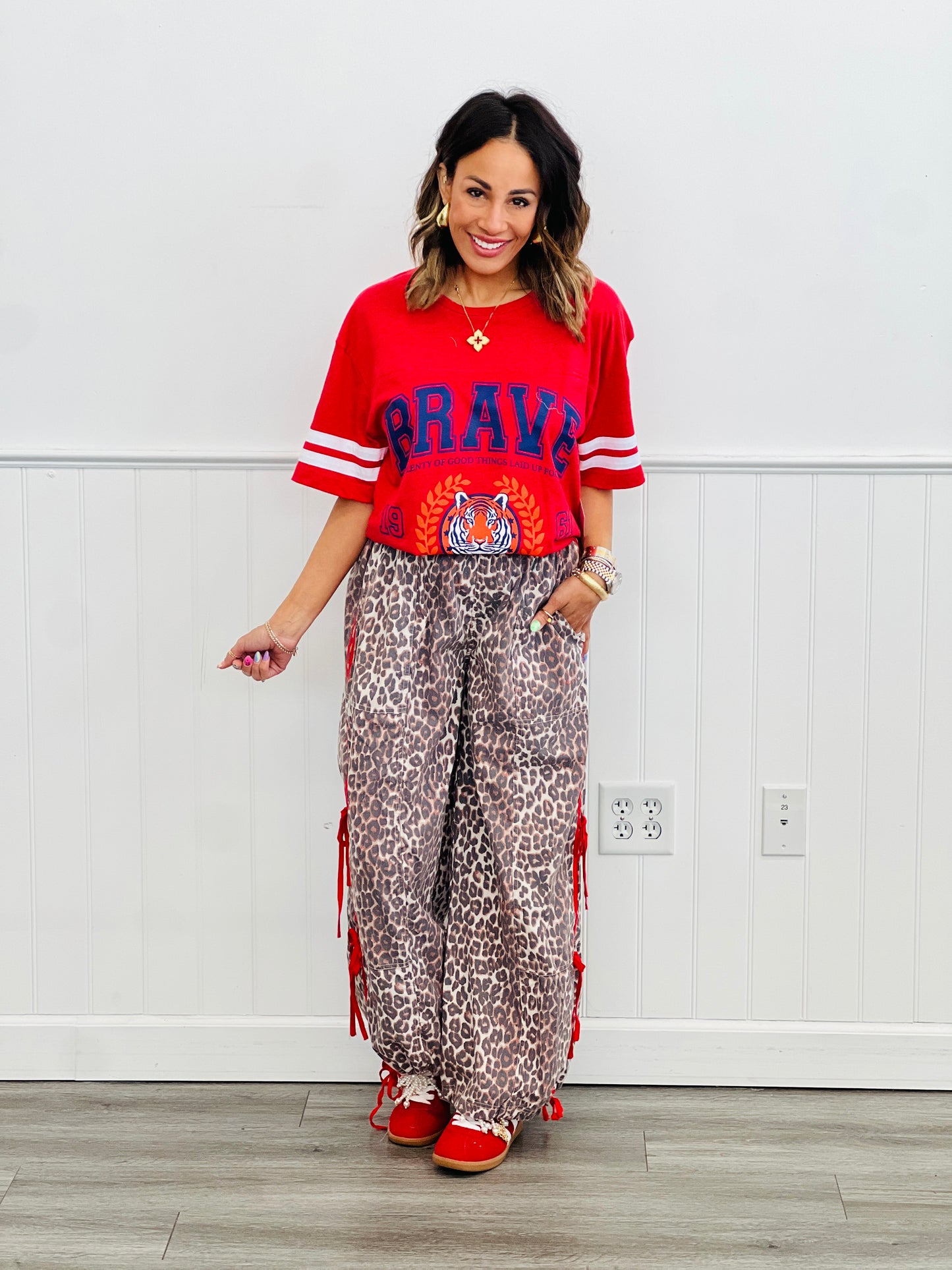 Red/White Brave Tiger Graphic Tee (Reg.)