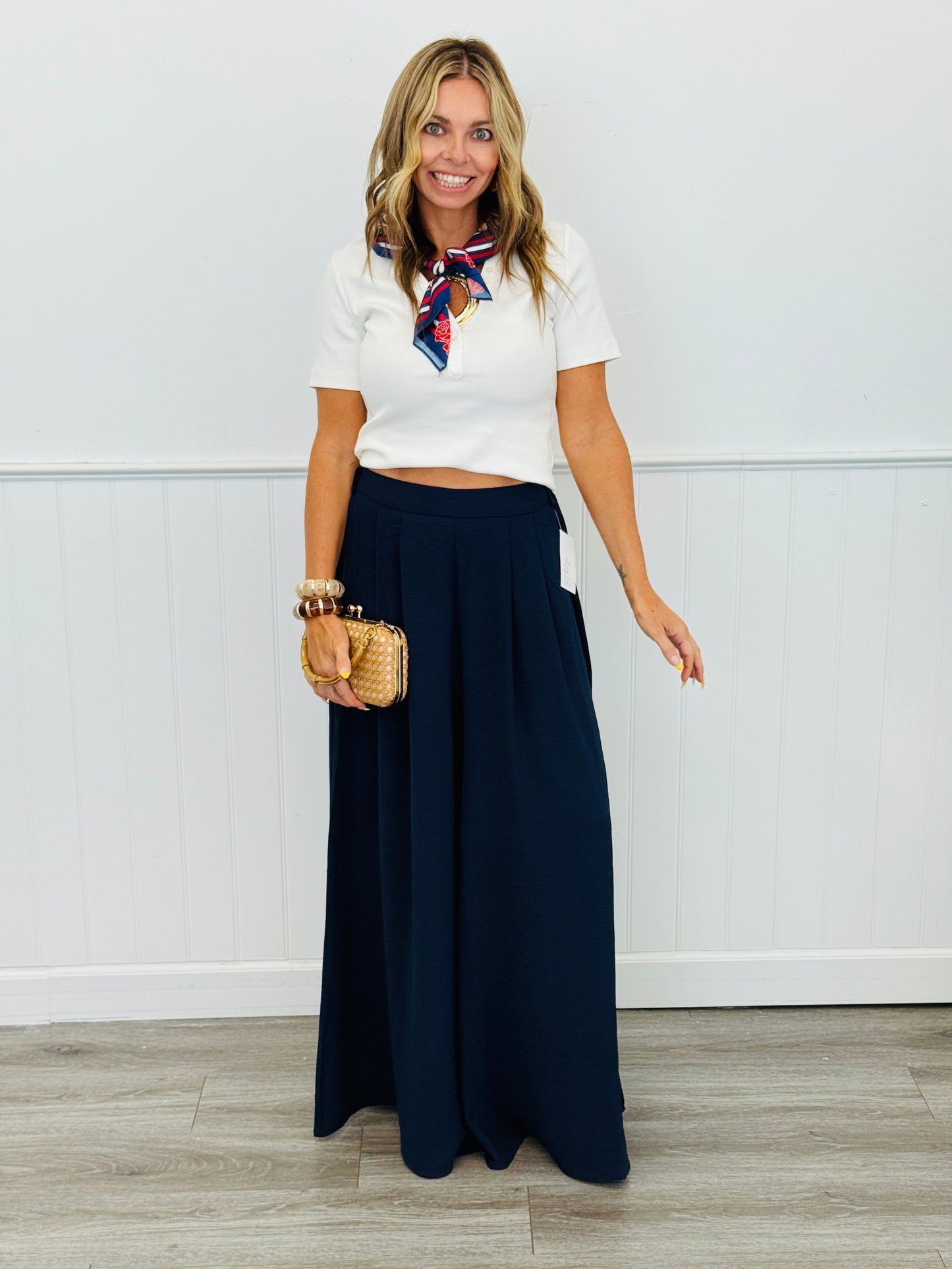 White Short Sleeve Top & Scarf Set (Reg.)