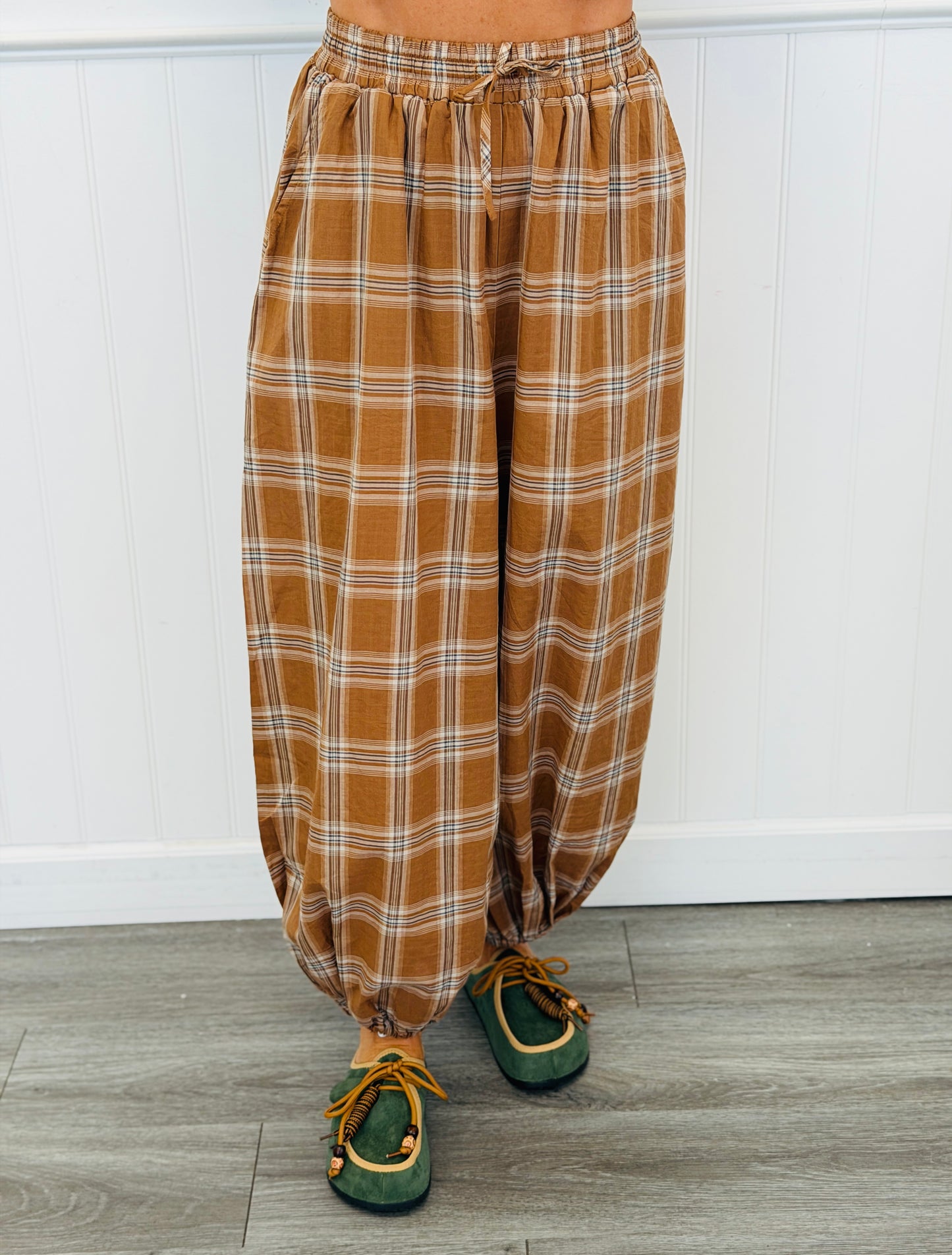 Latte Plaid Baggy Balloon Jogger Pants (Reg.)