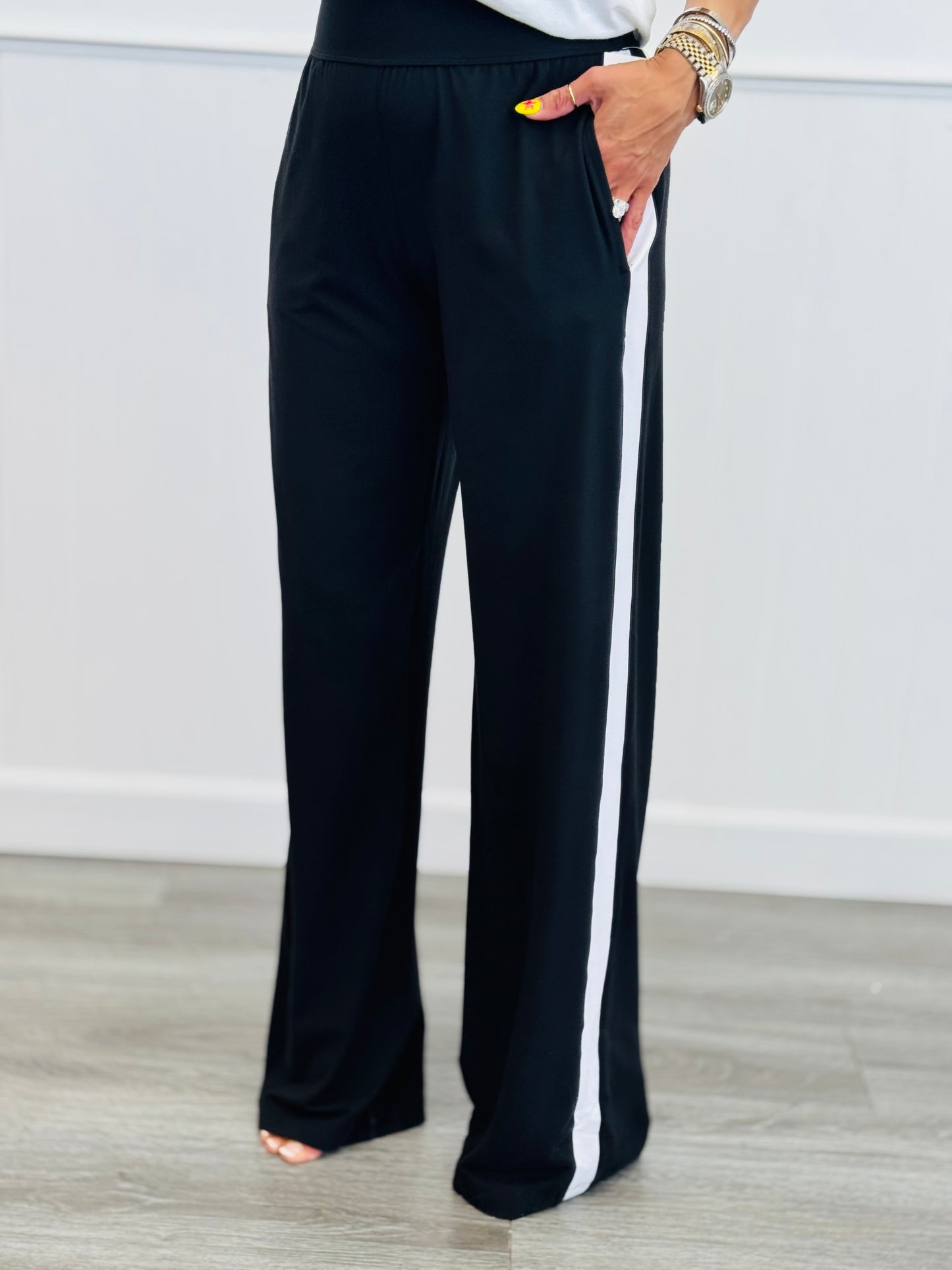 Side Stripe Straight Pants (Reg.) - 2 Colors