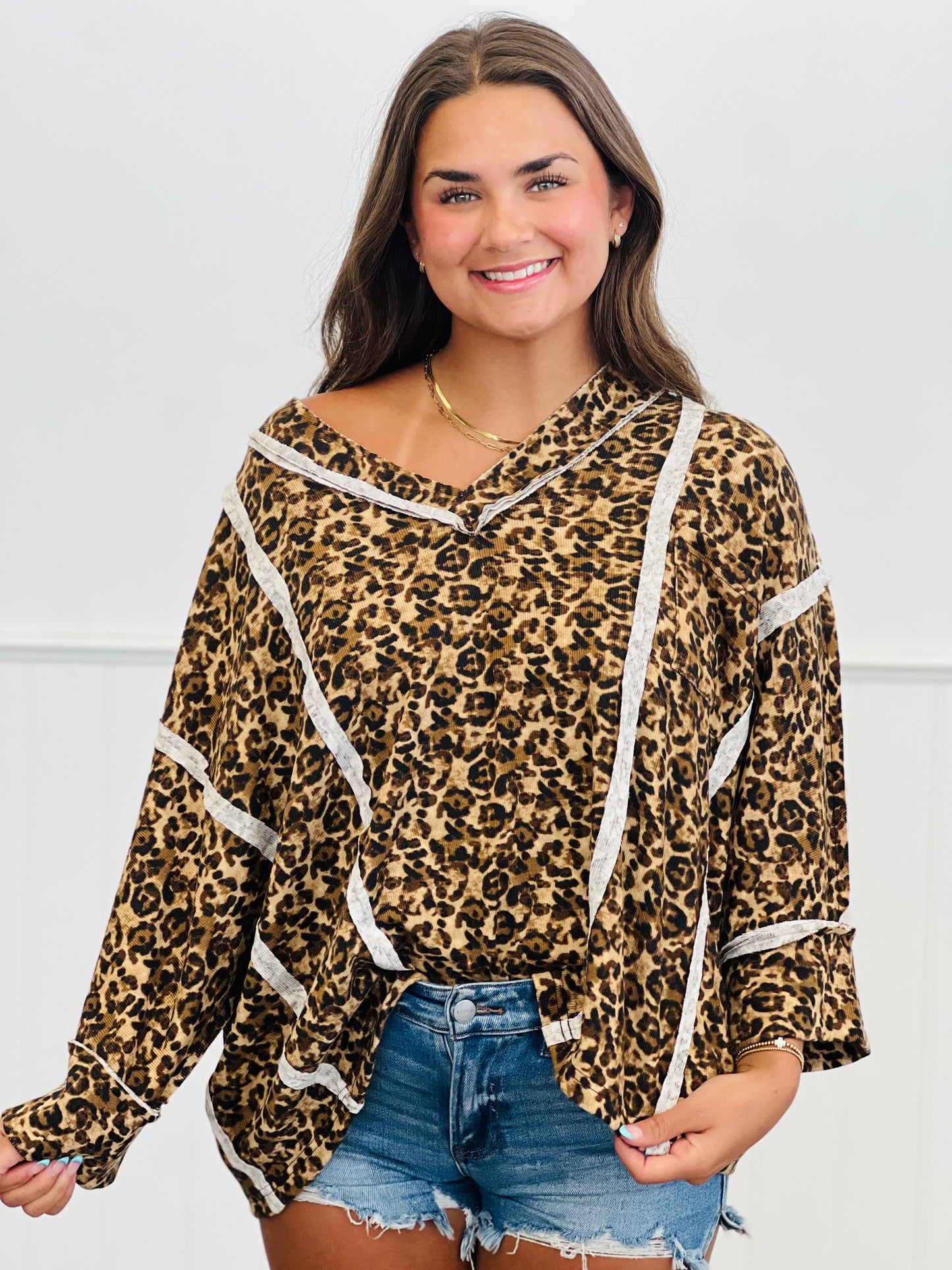 Leopard Print Contrast Outseam Top (Reg.)