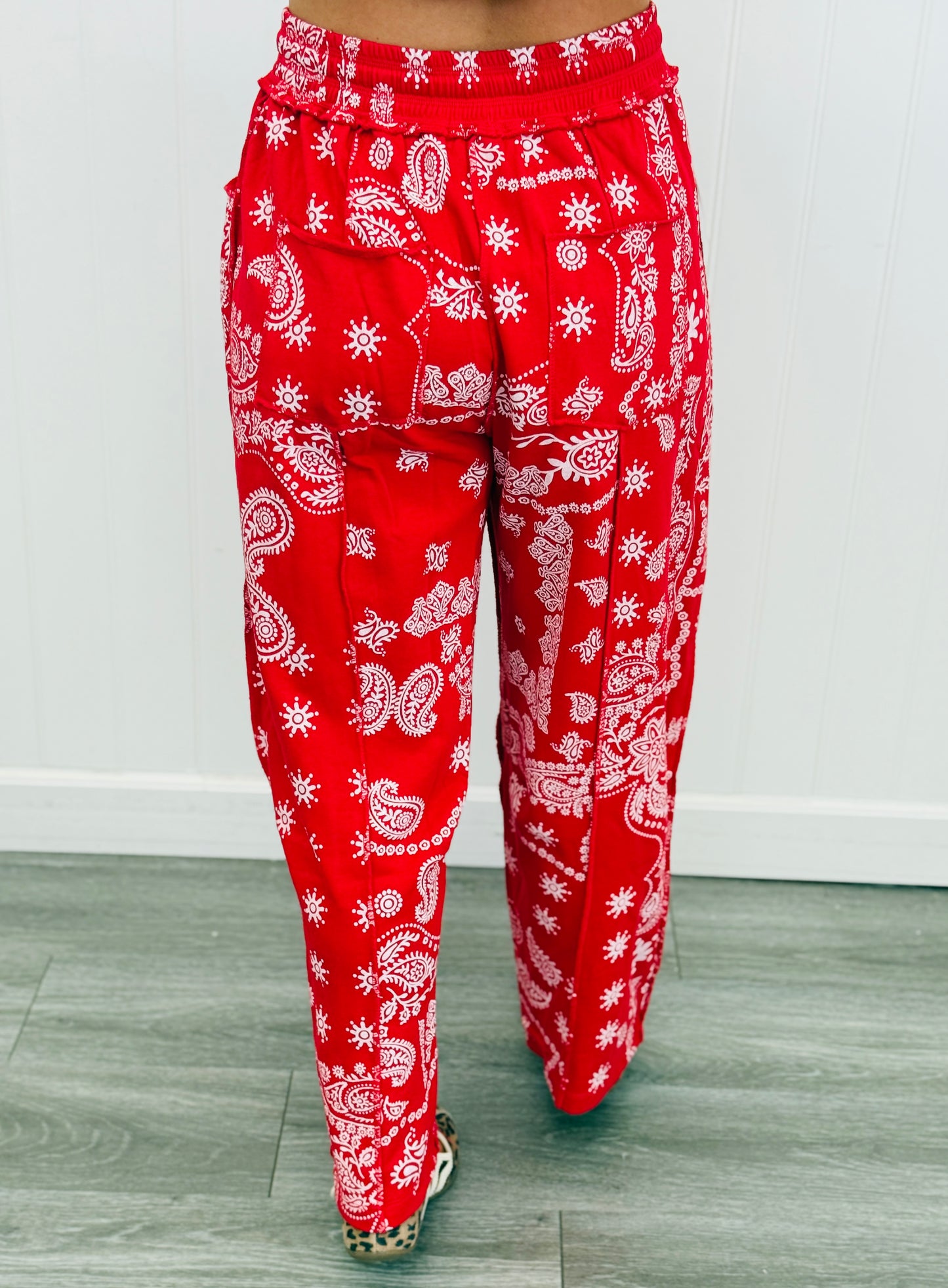 Red Bandana Print Utility Barrel Pants (Reg.)