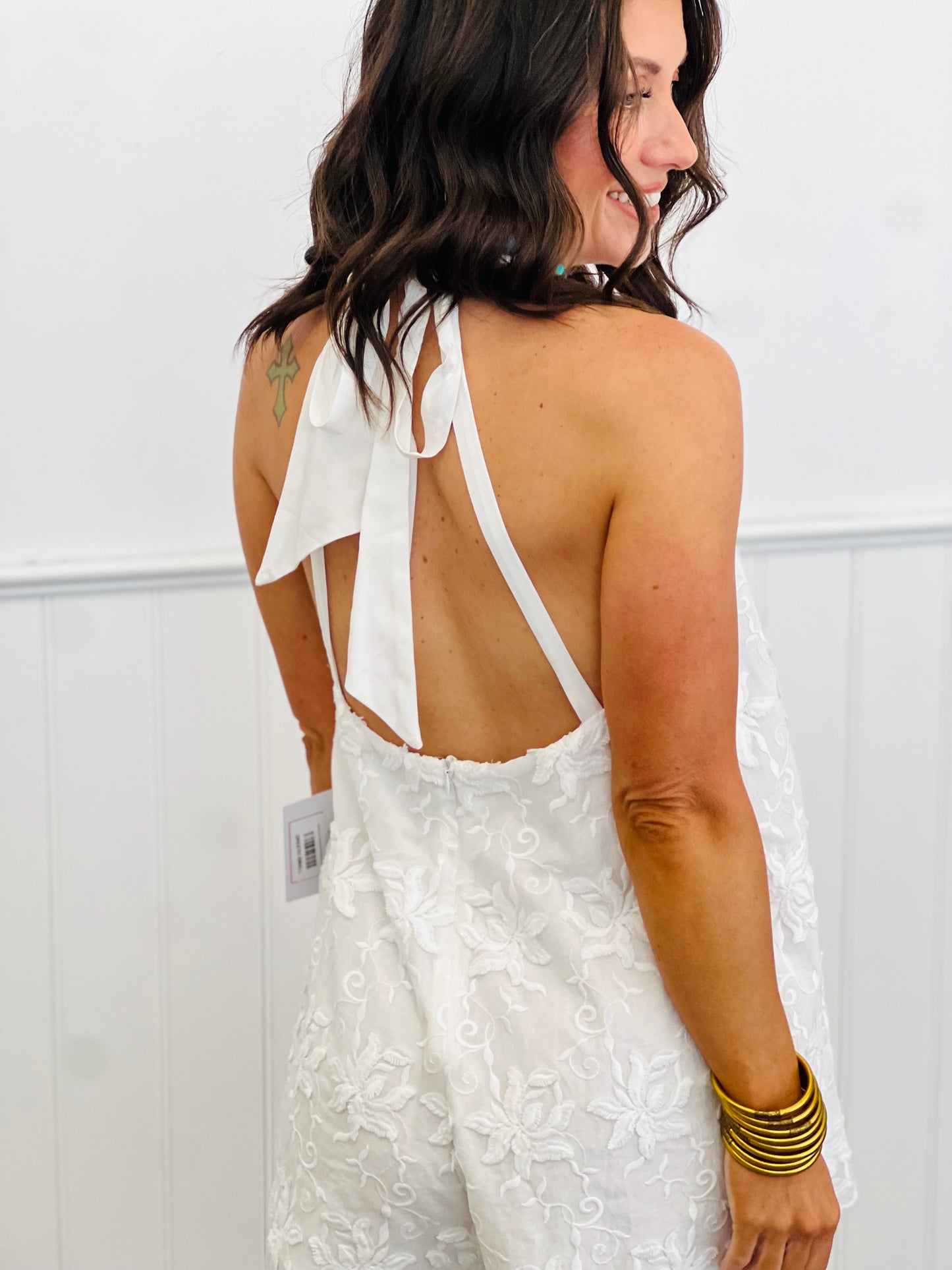 Off White Floral Embroidered Sleeveless Romper (Reg.)