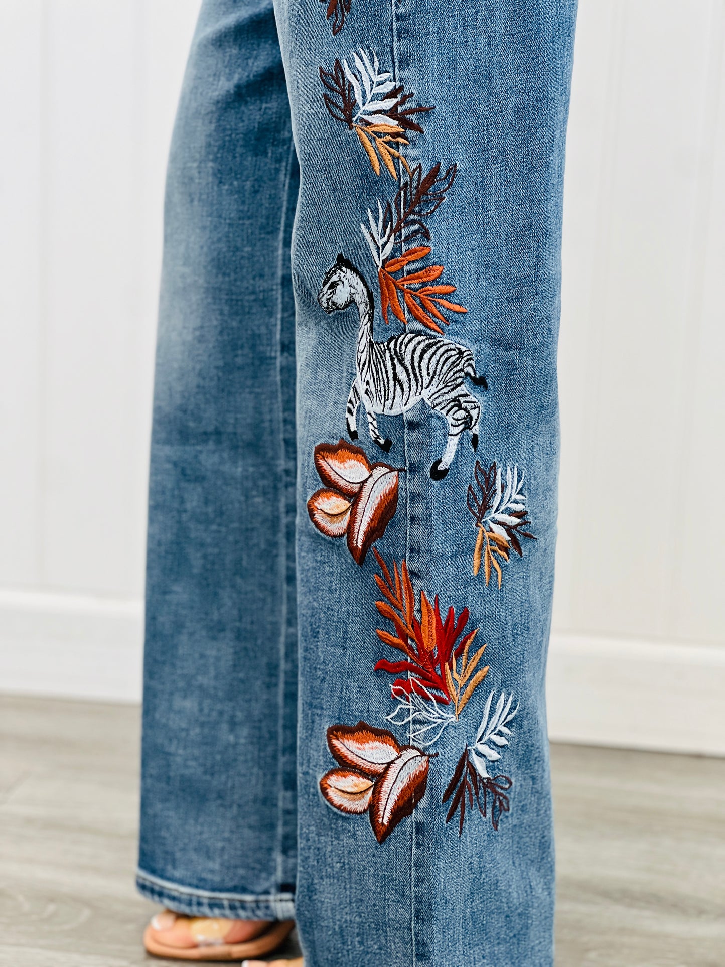 Savannah Sunset Embroidered Denim Pants (Reg.)