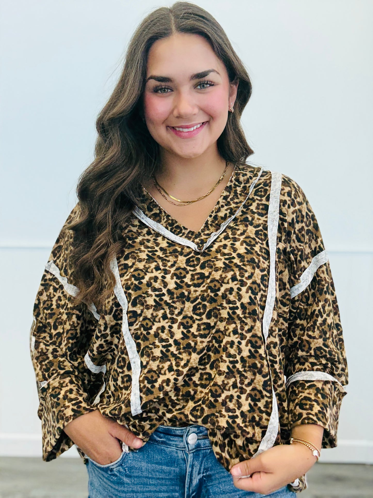 Leopard Print Contrast Outseam Top (Reg.)