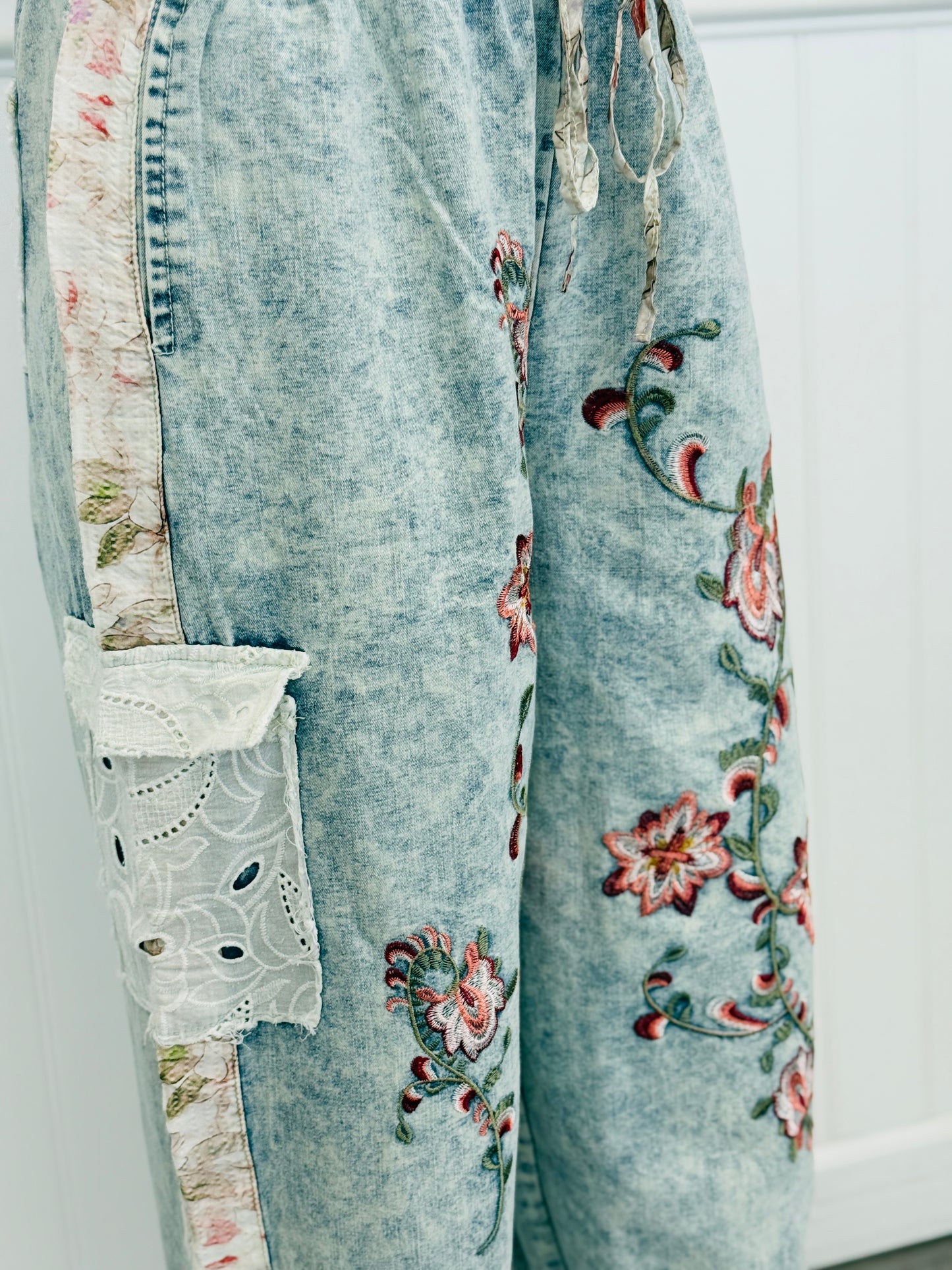 POL Denim Embroidered Floral Joggers (Reg.)