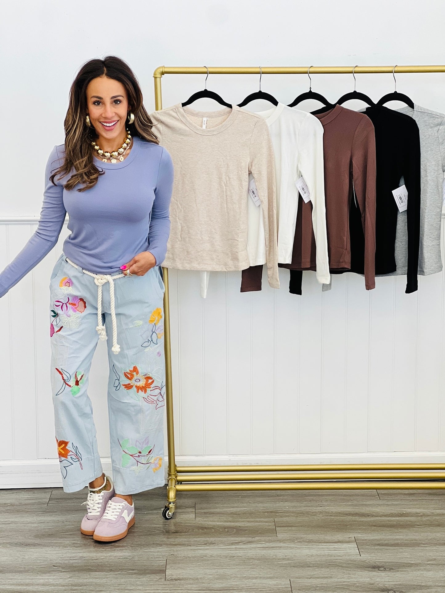 Light Denim Floral Embroidered Pants (Reg.)