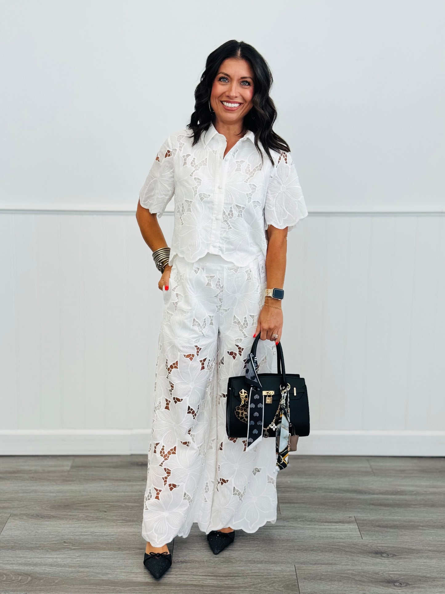 Soft White Floral Lace Shirt (Reg.)