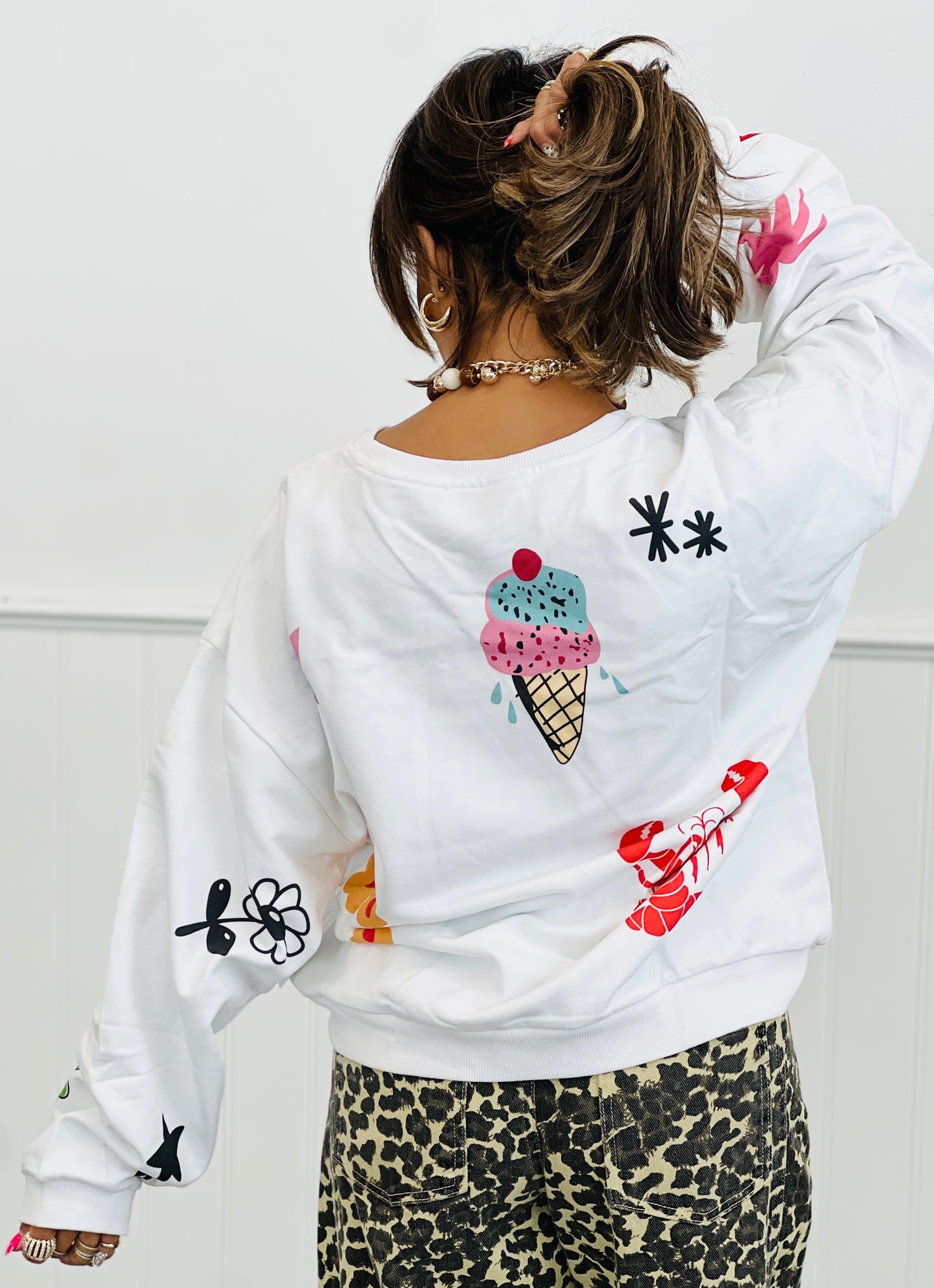 Ivory Somebody Loves You Graphic Sweatshirt (Reg.)