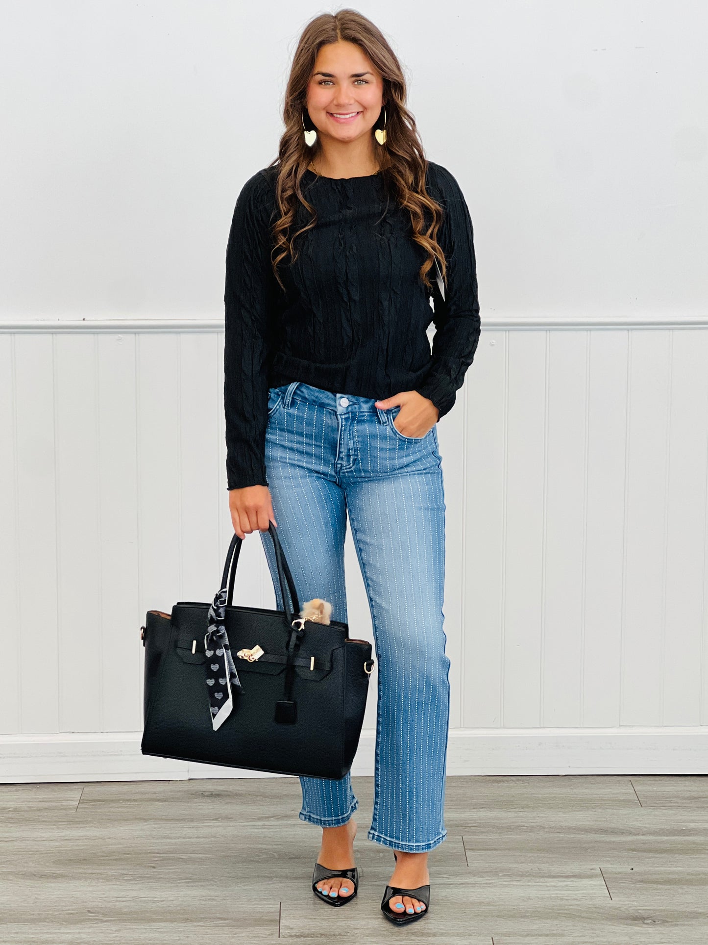 Black Solid Crinkle Knit Top (Reg. & Plus)