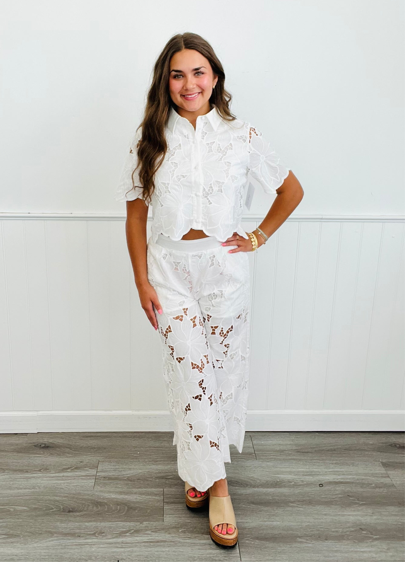 Soft White Floral Lace Shirt (Reg.)