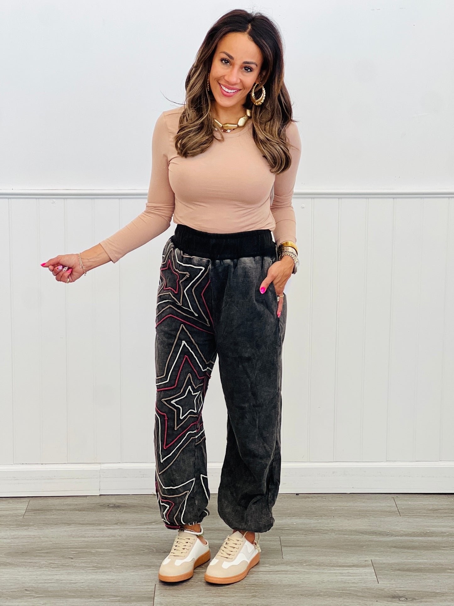 Oli & Hali Black Star Applique Jogger Pants (Reg.)