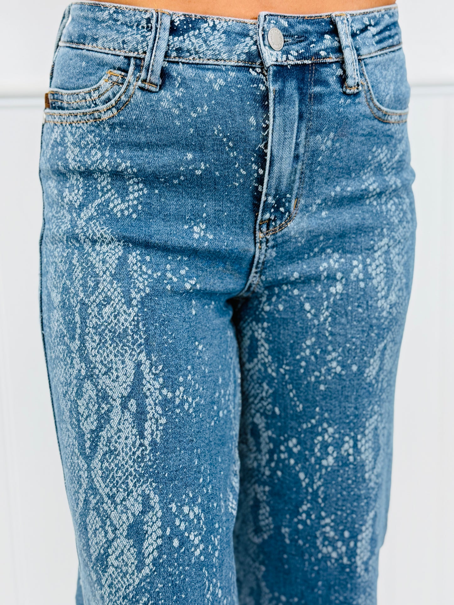 Judy Blue Cobra Cutie Wide Leg Jeans (Reg. and Plus)