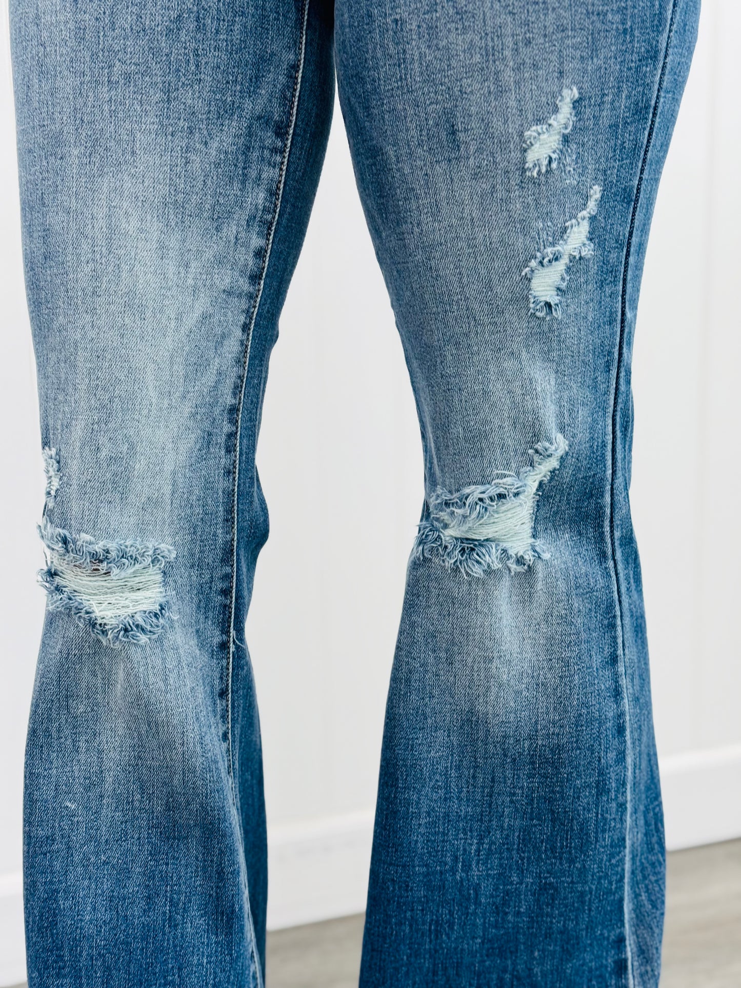 Judy Blue Yes Please! Mid-Rise Jeans (Reg. & Plus)