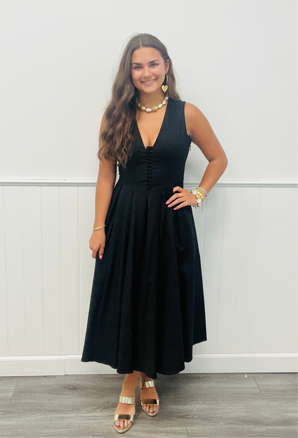 Black Sleeveless V-Neck Midi Dress (Reg.)