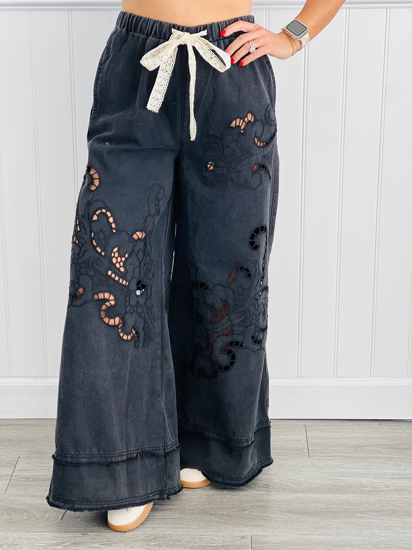 POL Black Twill Laser Cut Wide Leg Pants (Reg)