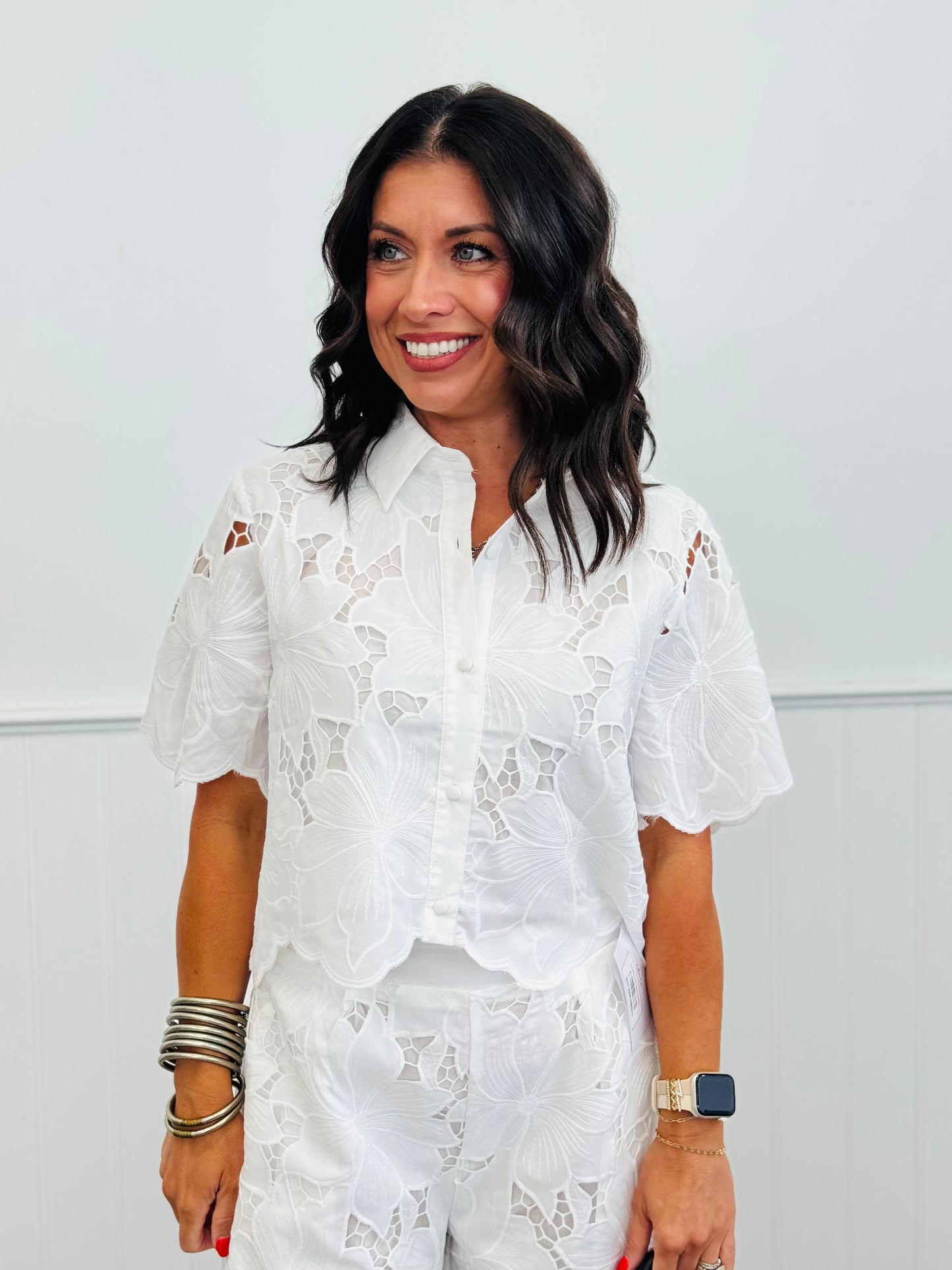 Soft White Floral Lace Shirt (Reg.)