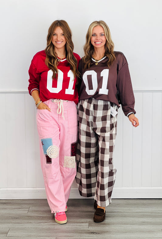 Number 01 LS Graphic V-Neck Top (Reg.)-2 Colors