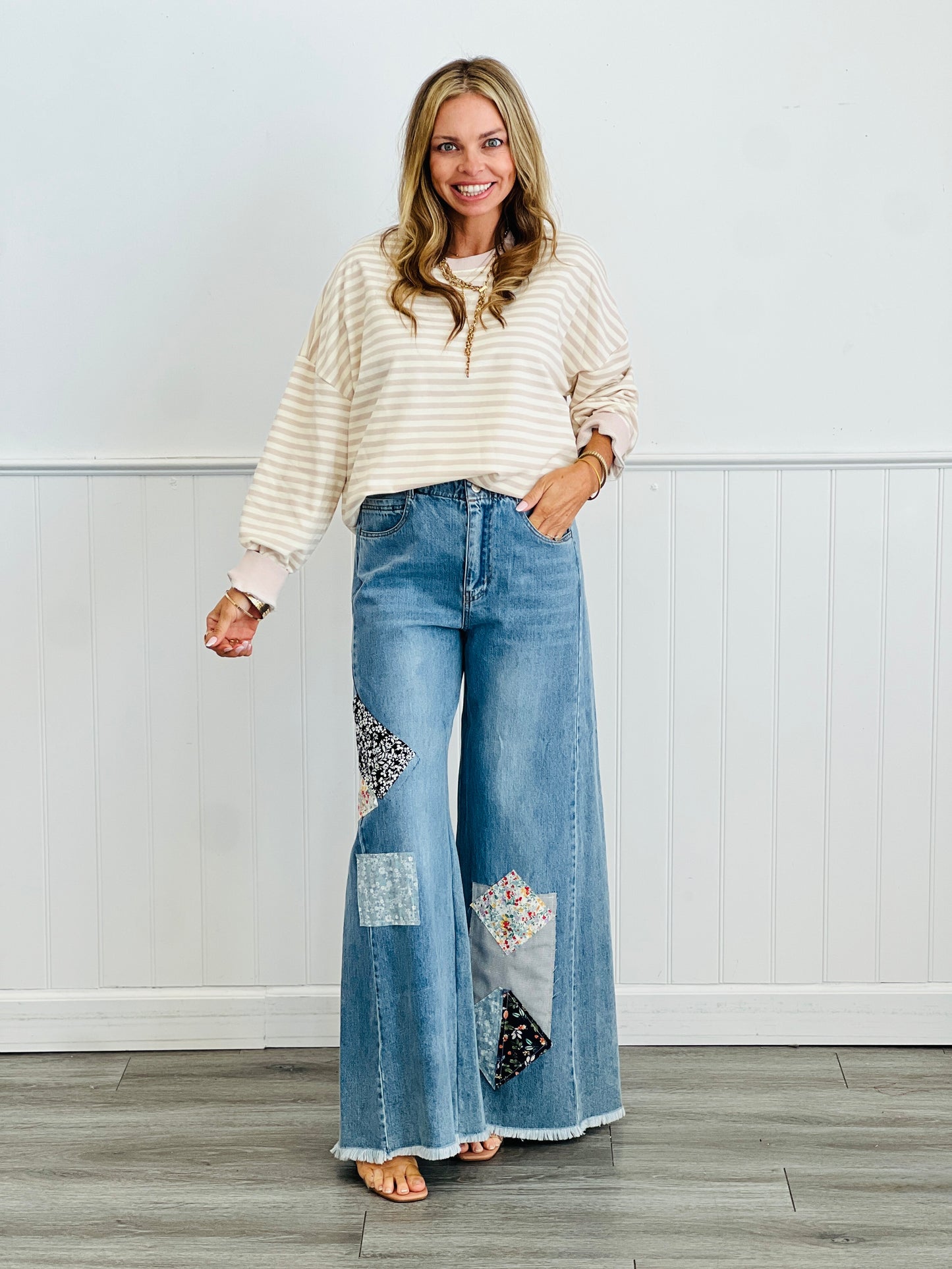 Essential Classic Striped Sweatshirt (Reg & Plus)-2 Colors