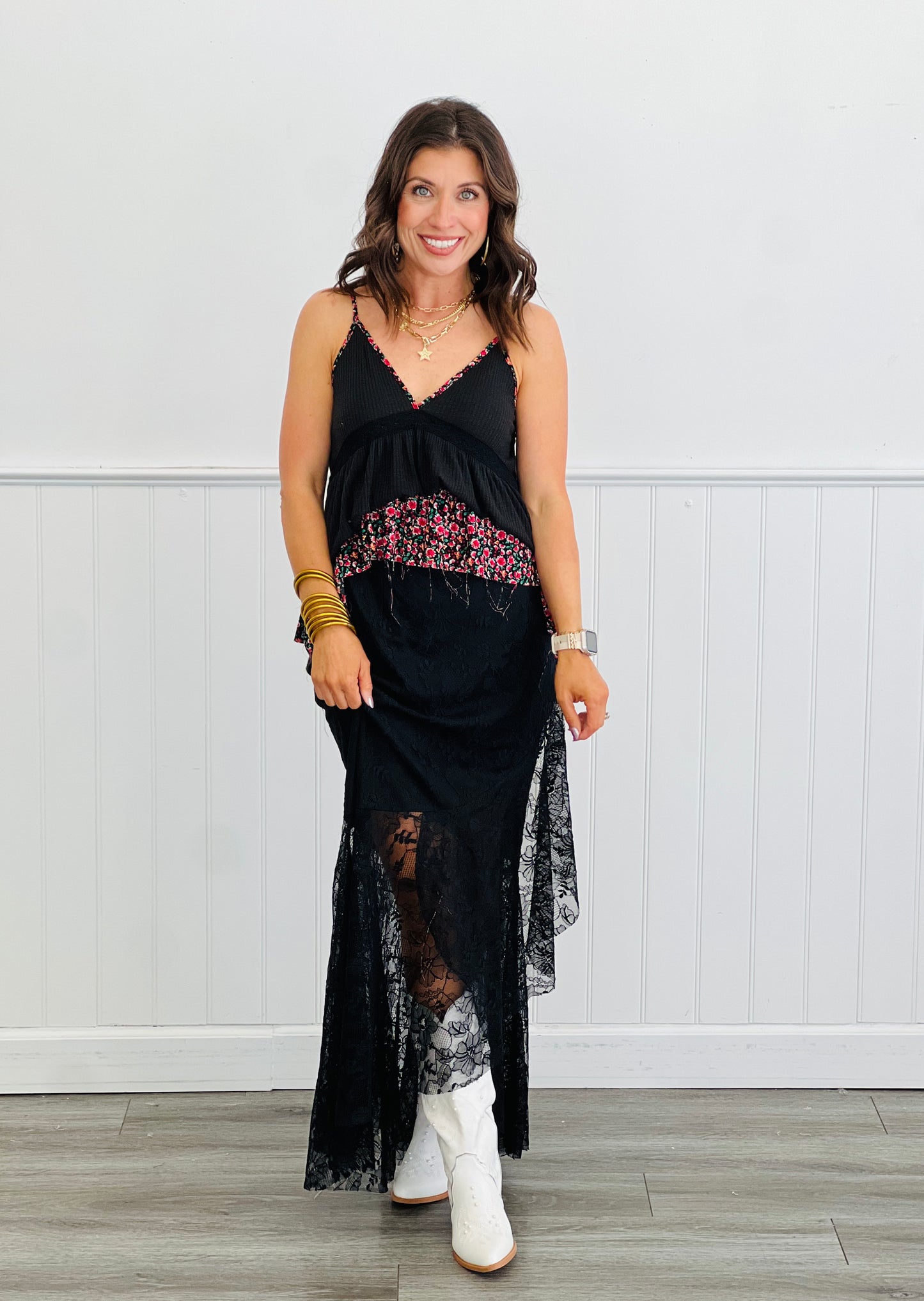 POL Black Floral V-Neck Sleeveless Top (Reg.)