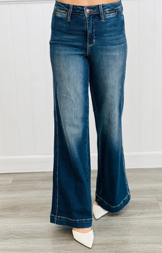 Judy Blue Out Of Pocket Tummy Control Retro Jeans (Reg. and Plus)
