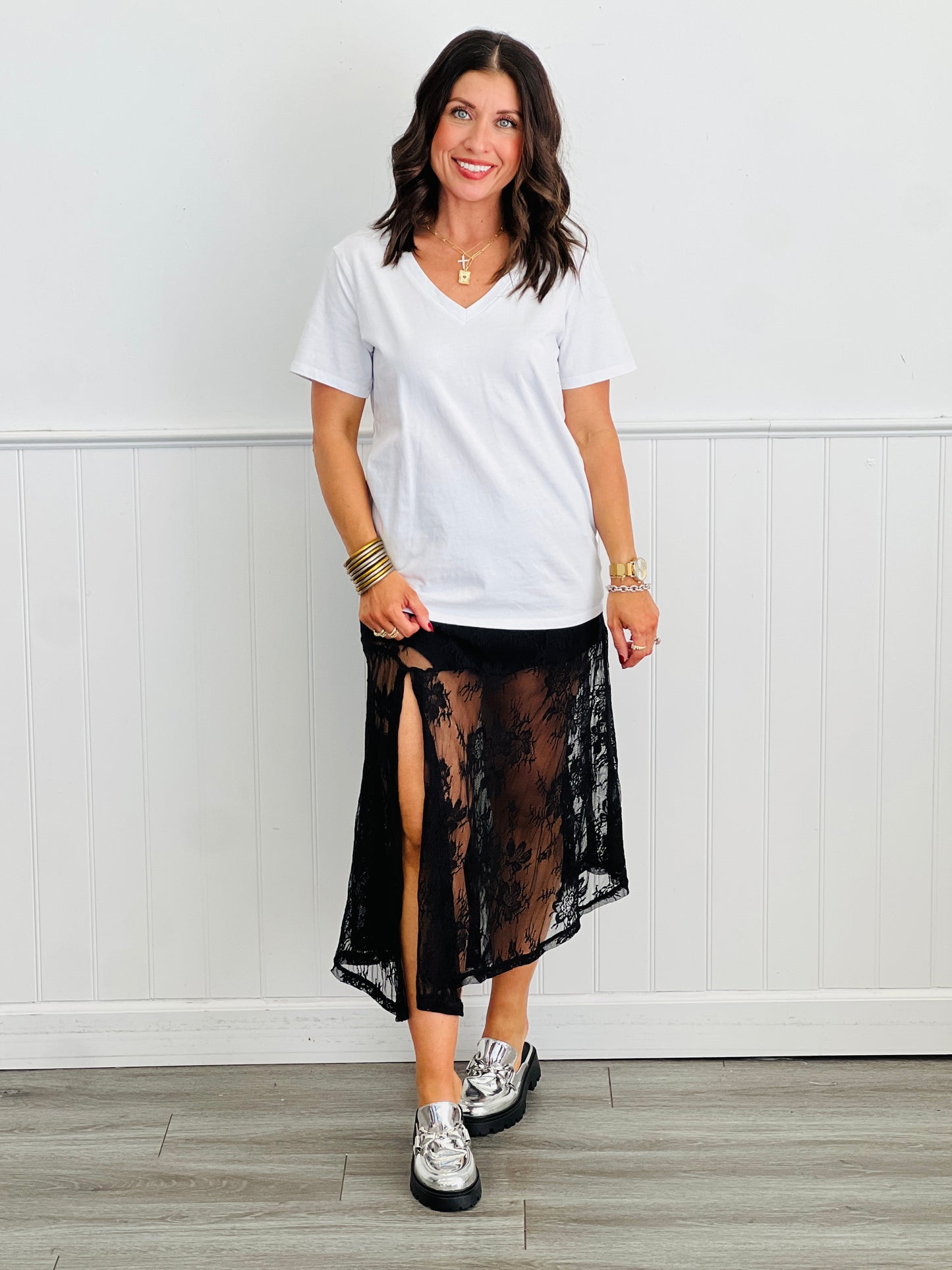 Essential V-Neck Short Sleeve Top (Reg.) - 3 Colors