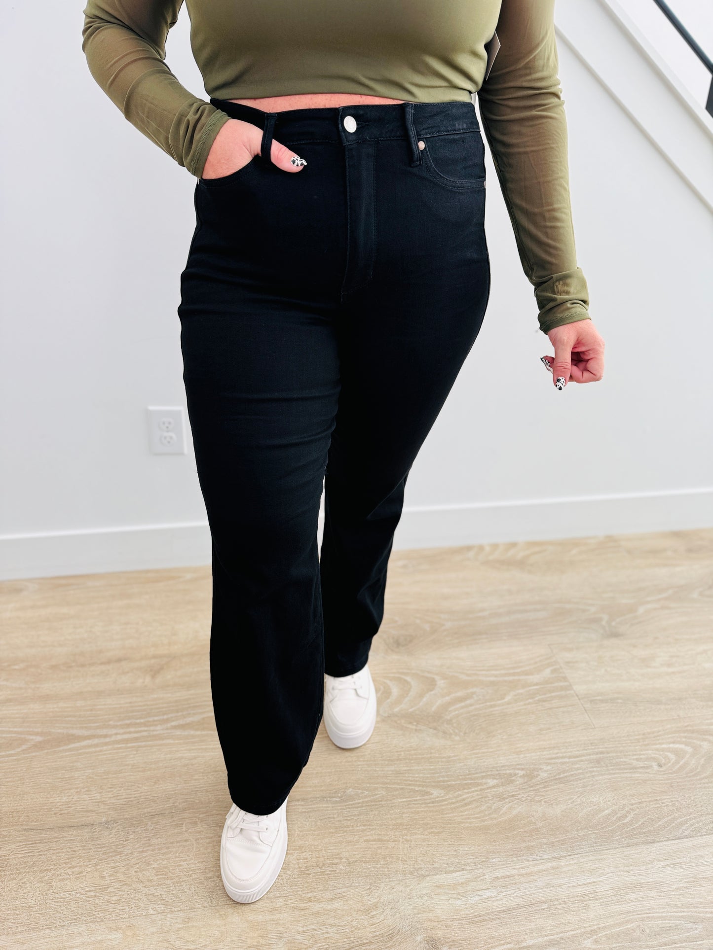 Judy Blue Tummy Control Black Classic Straight Jeans (Reg. and Plus)