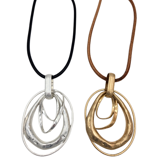 Hammered Oval Pendant Necklace (2 colors)