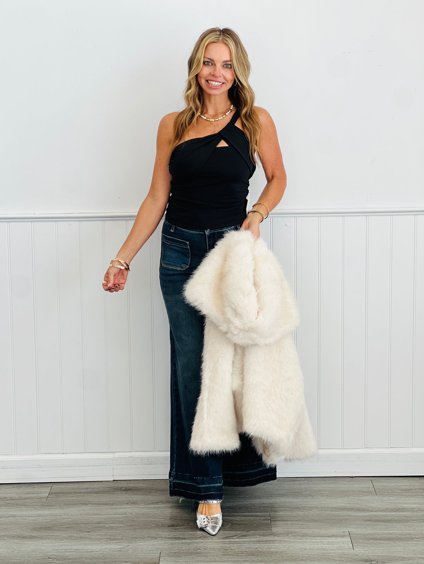 Black One Strap Cut Out Top (Reg.)