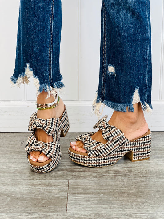 Corkys Black/Tan Houndstooth Put A Bow On It Sandals