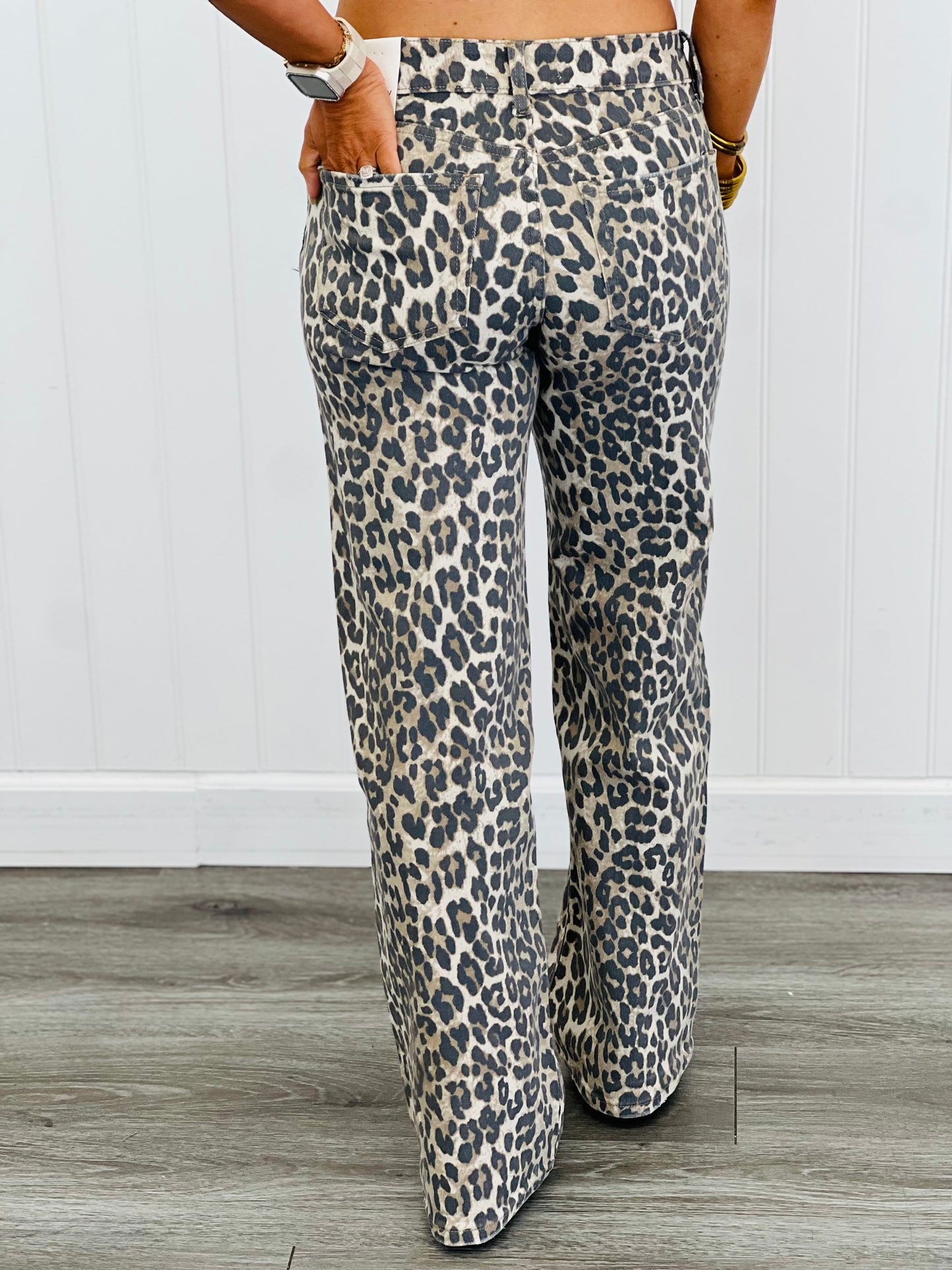 Light Cheetah Low Rise Wide Leg Jeans (Reg.)