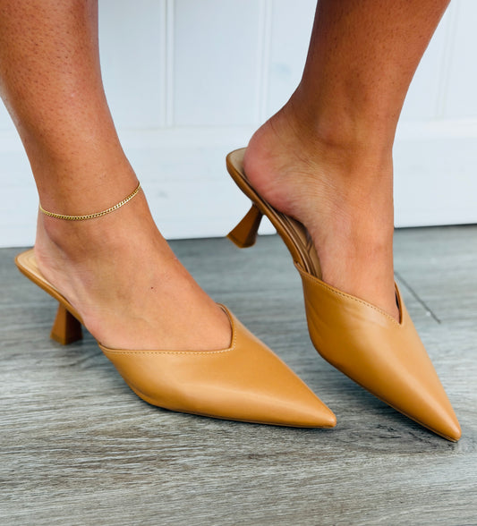 Camel Vogue Point Kitten Heels
