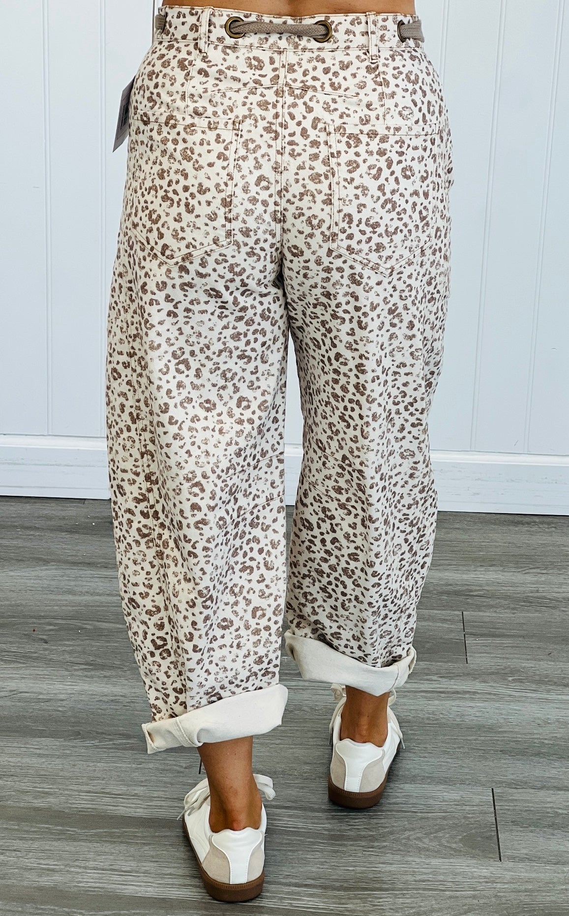 Leopard Print Interlaced Belt Barrel Pants (Reg.)