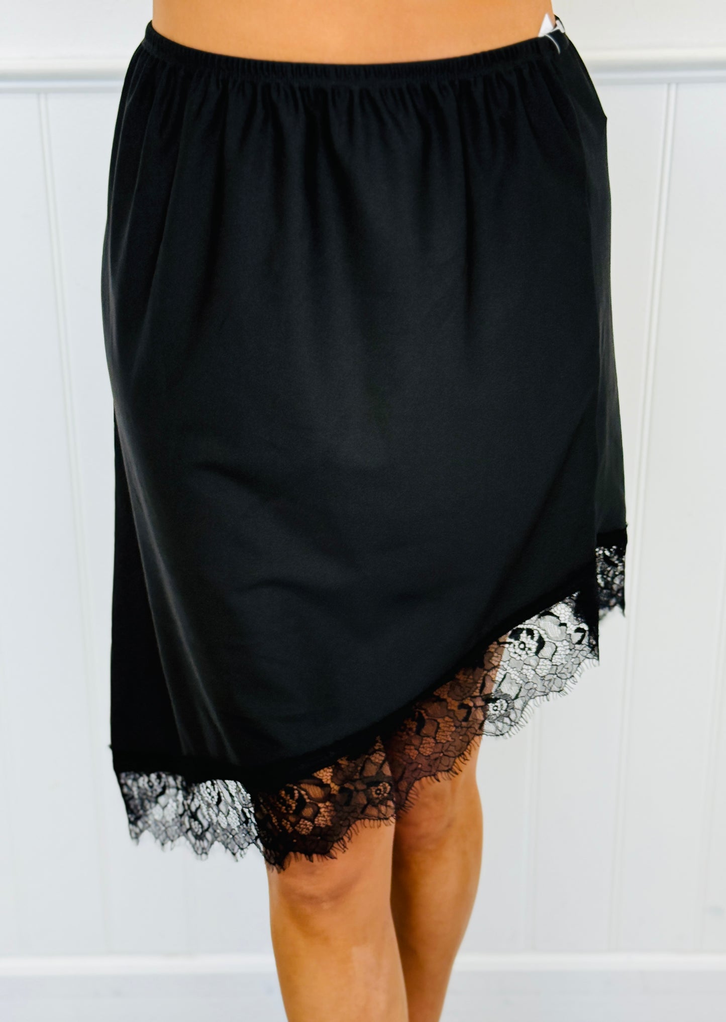 Black Asymmetrical Lace Hem Midi Skirt (Reg.)